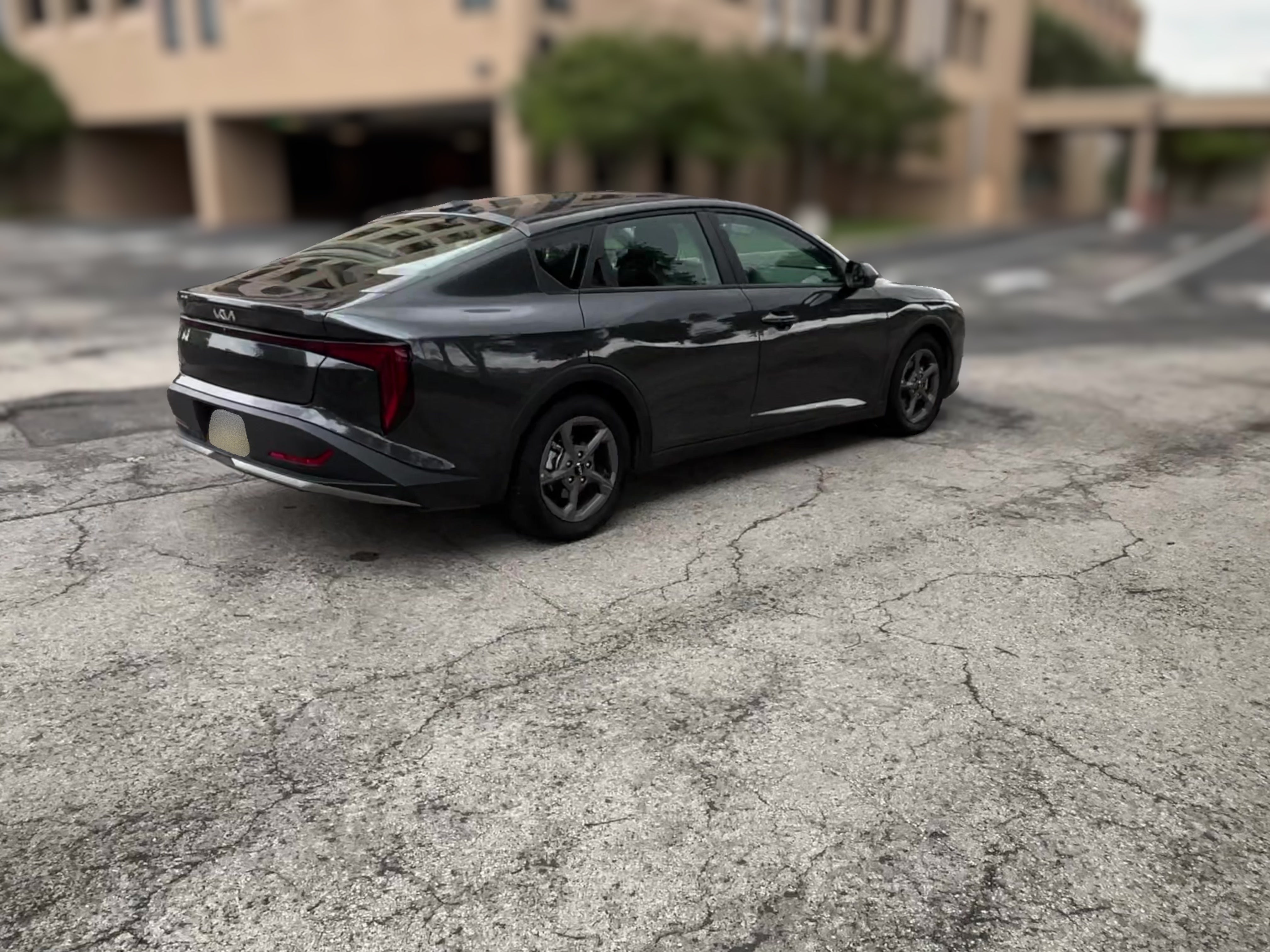 2025 Kia K4 LXS - Photo 37
