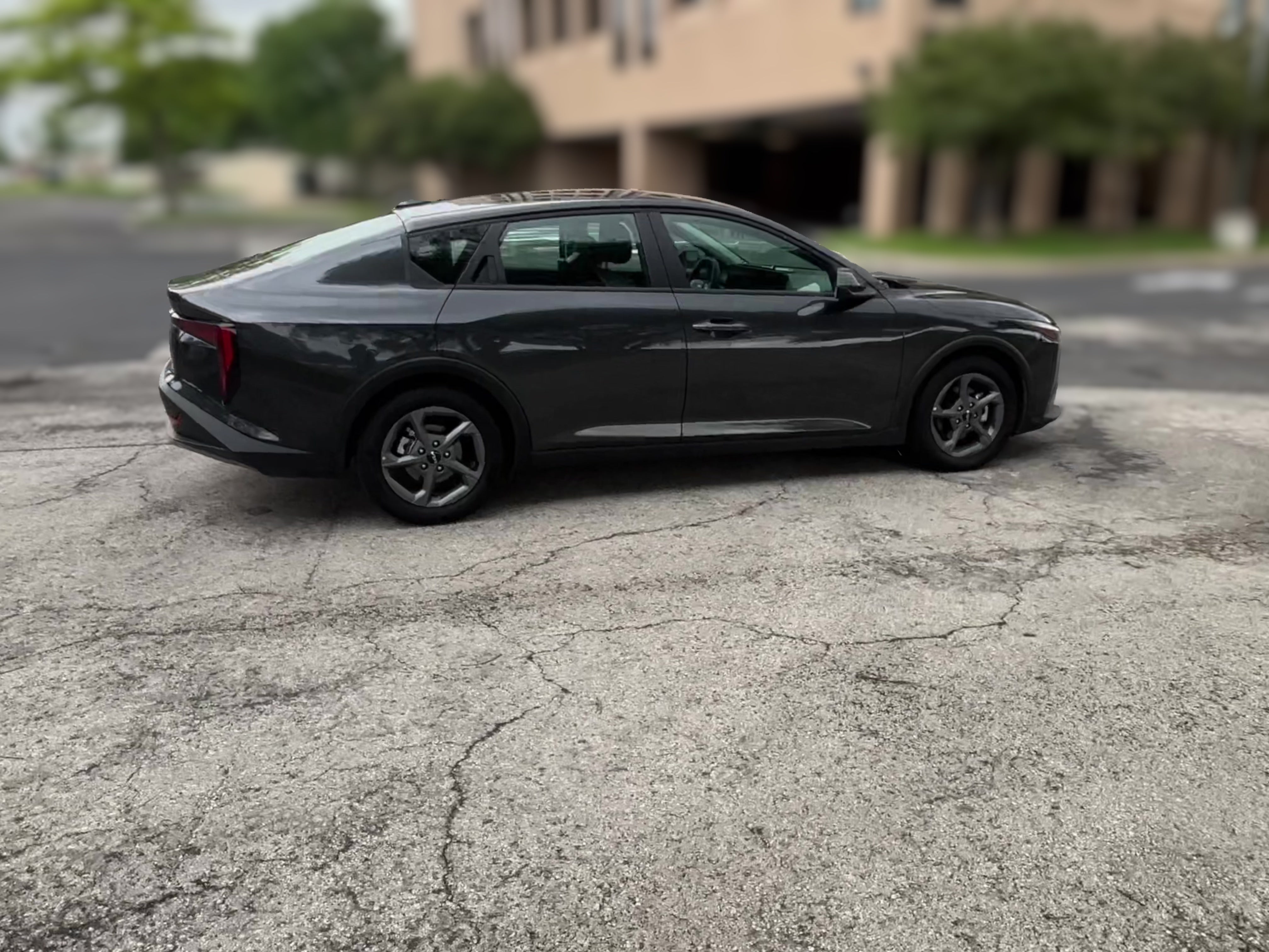 2025 Kia K4 LXS - Photo 38