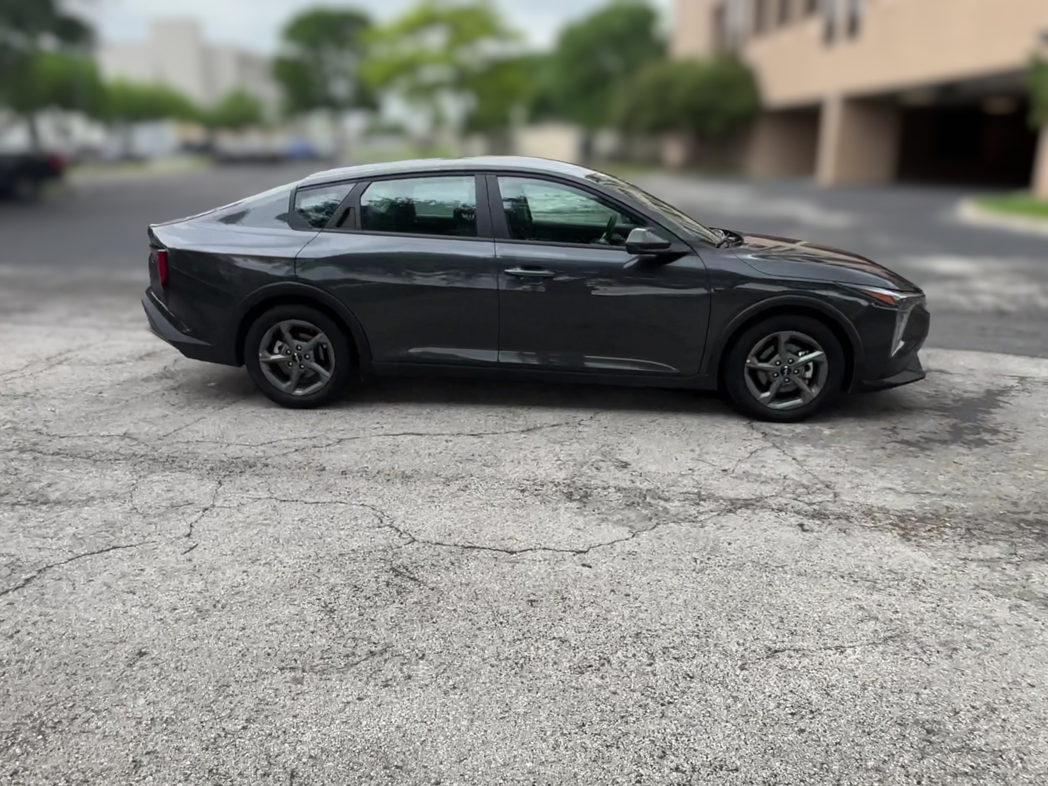 2025 Kia K4 LXS - Photo 39