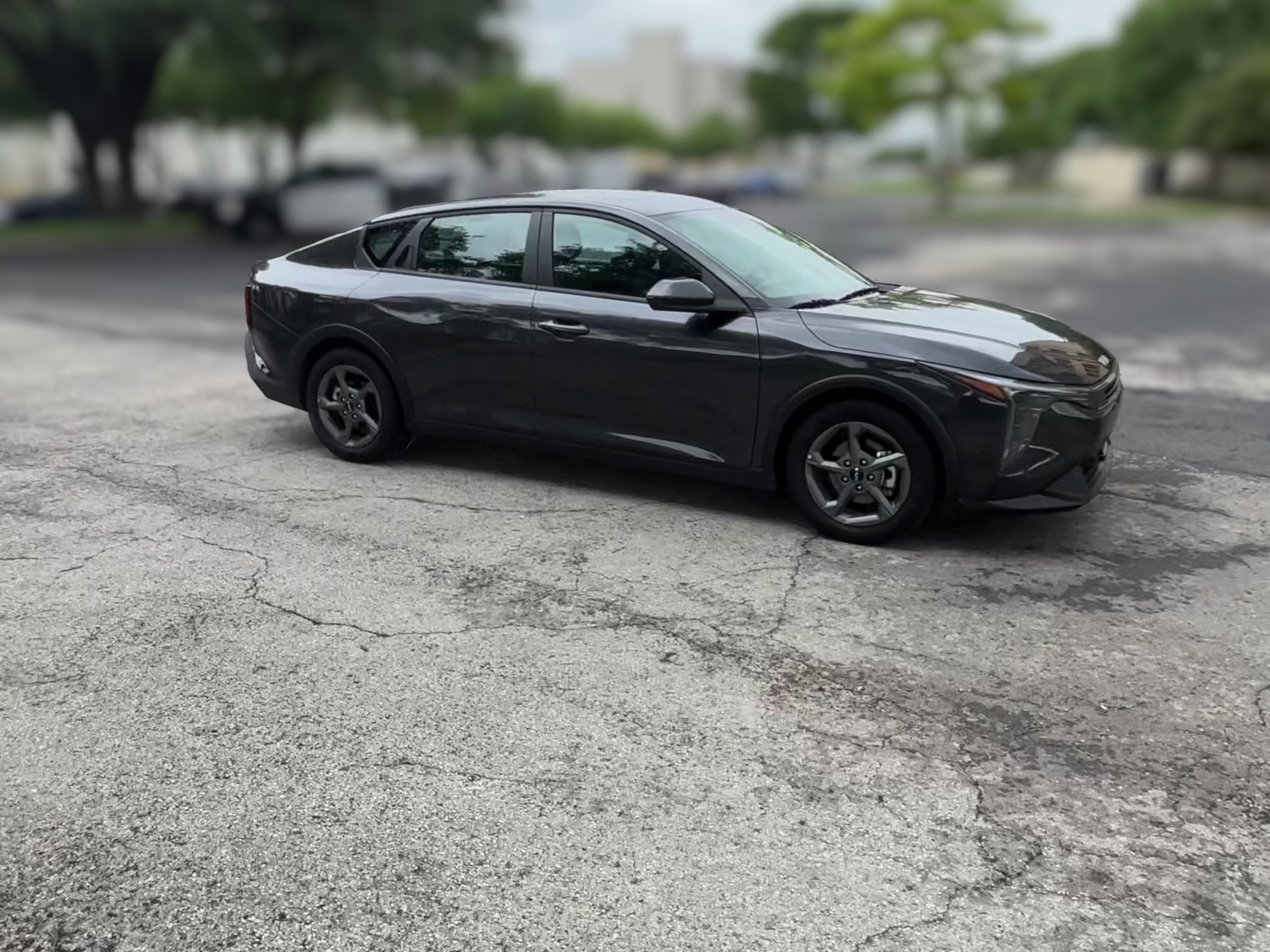 2025 Kia K4 LXS - Photo 40