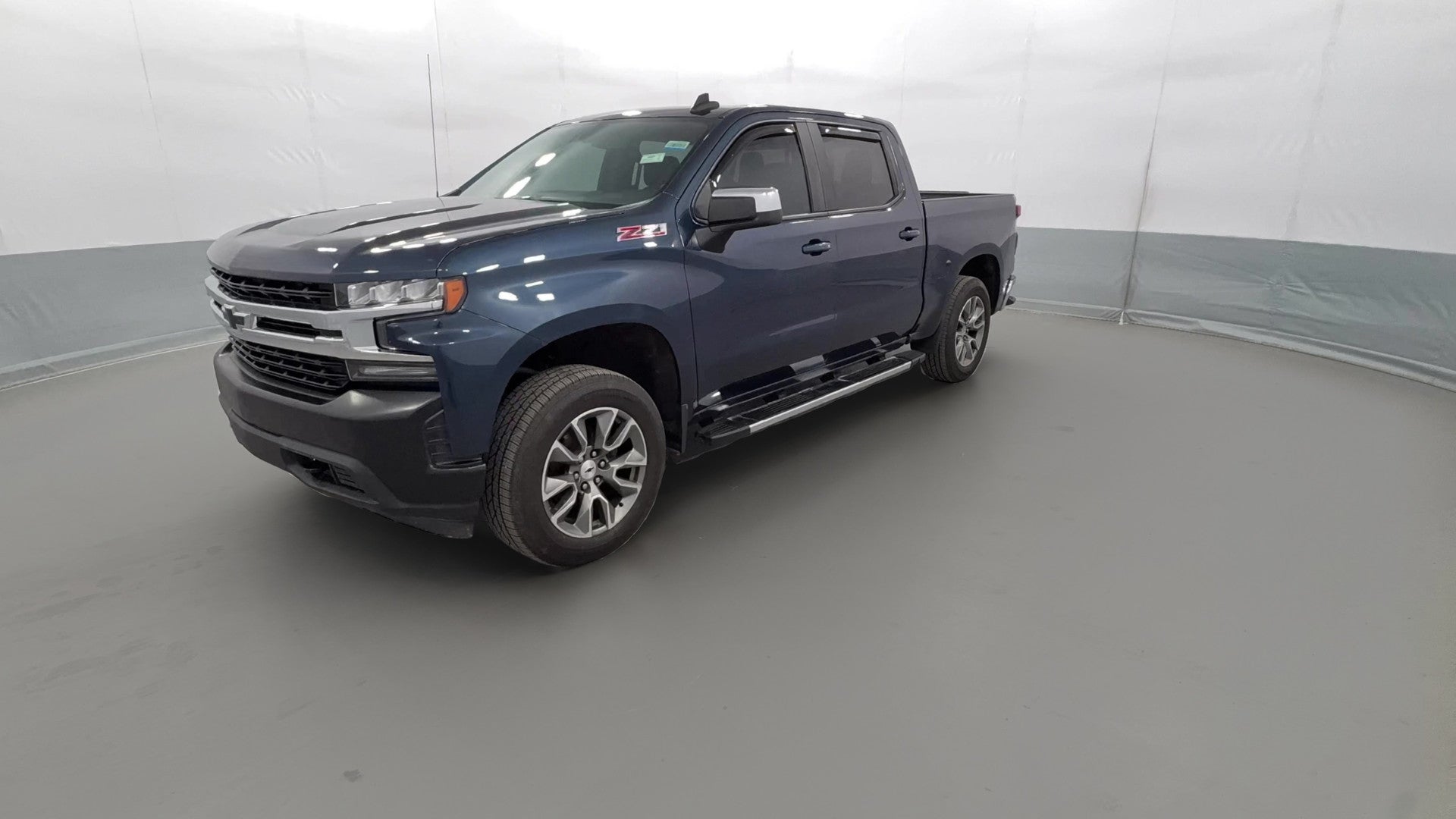 2019 Chevrolet Silverado 1500 Crew Cab vehicle photo