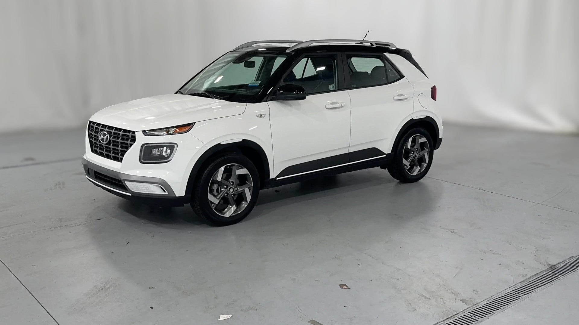 2024 Hyundai Venue vehicle photo