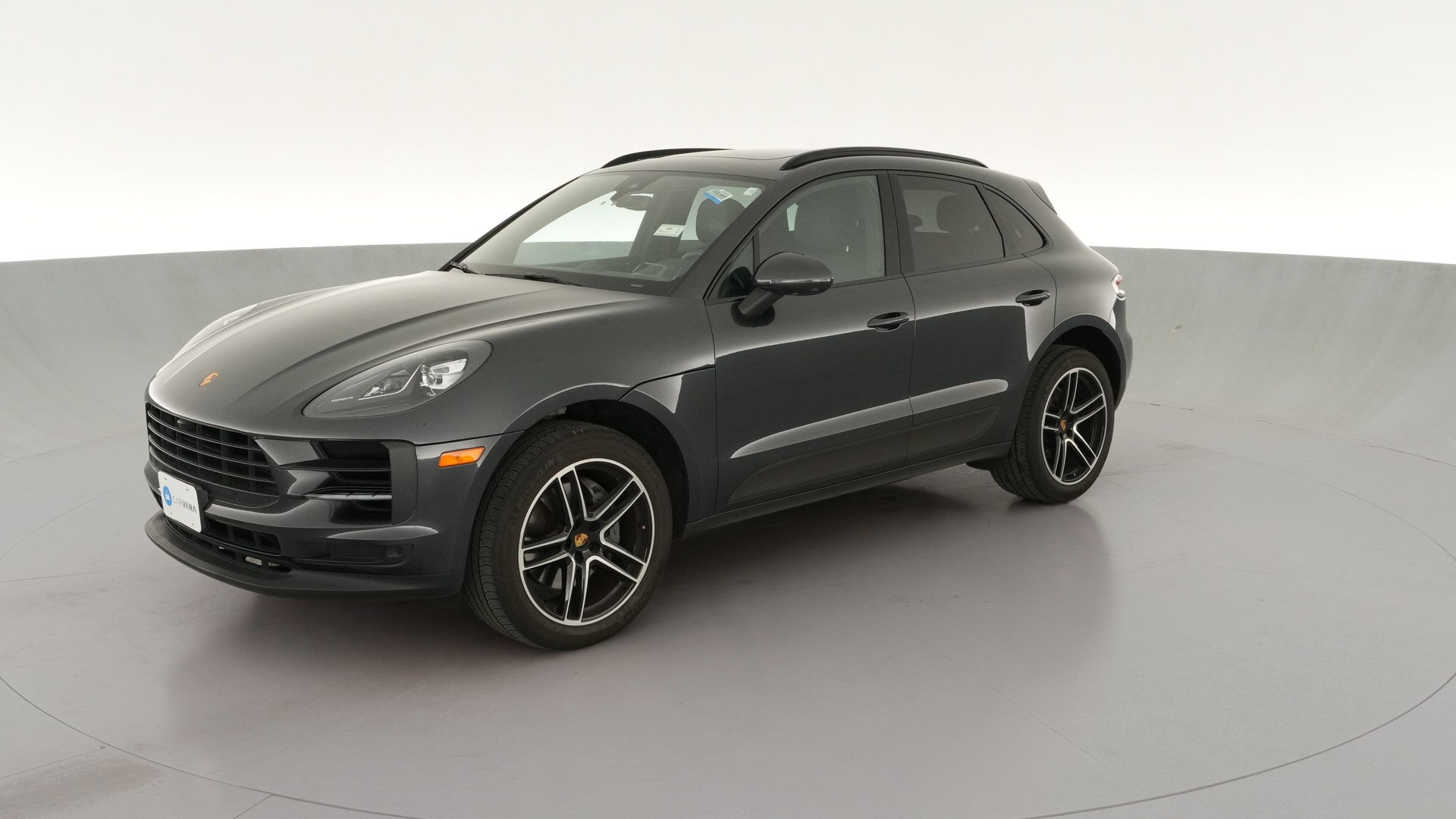 2021 Porsche Macan vehicle photo