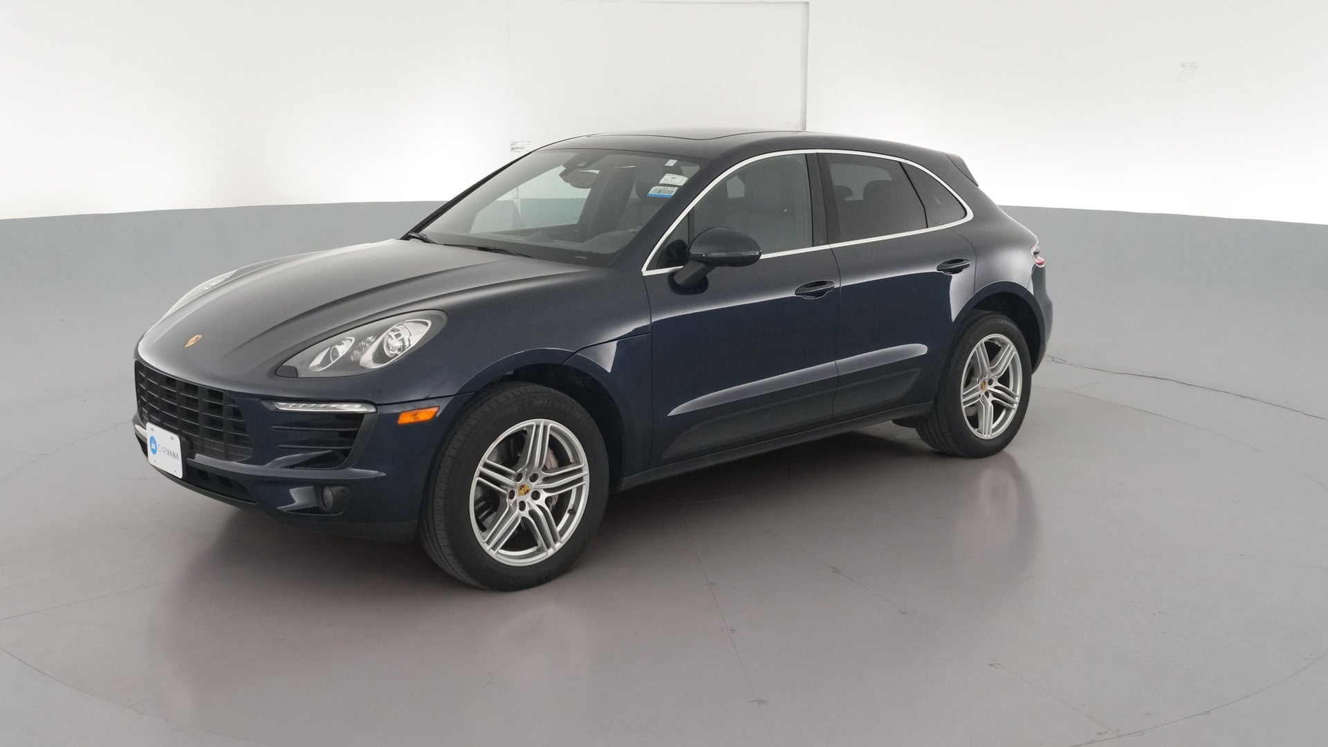2018 Porsche Macan vehicle photo