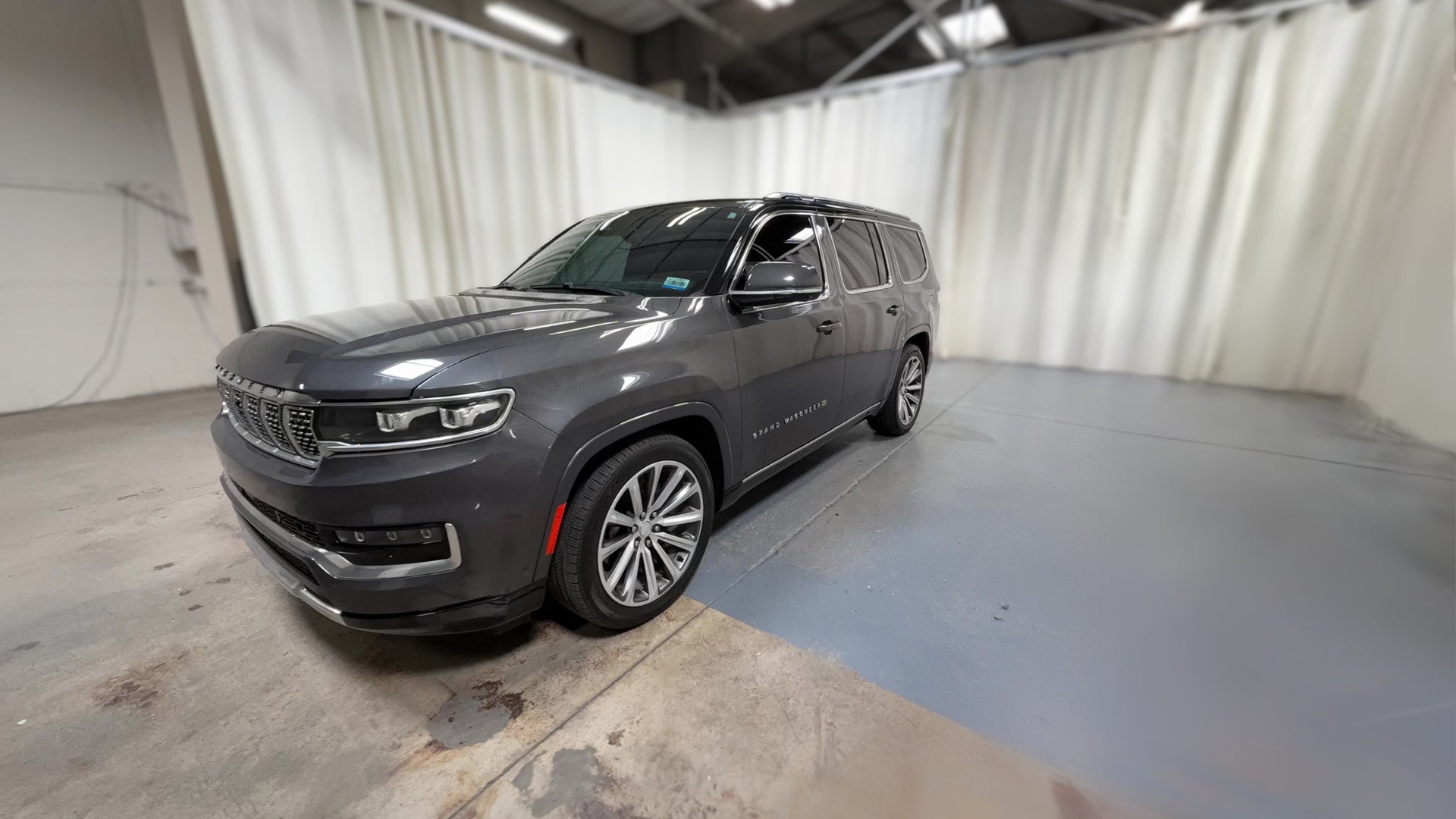 2022 Jeep Grand Wagoneer vehicle photo