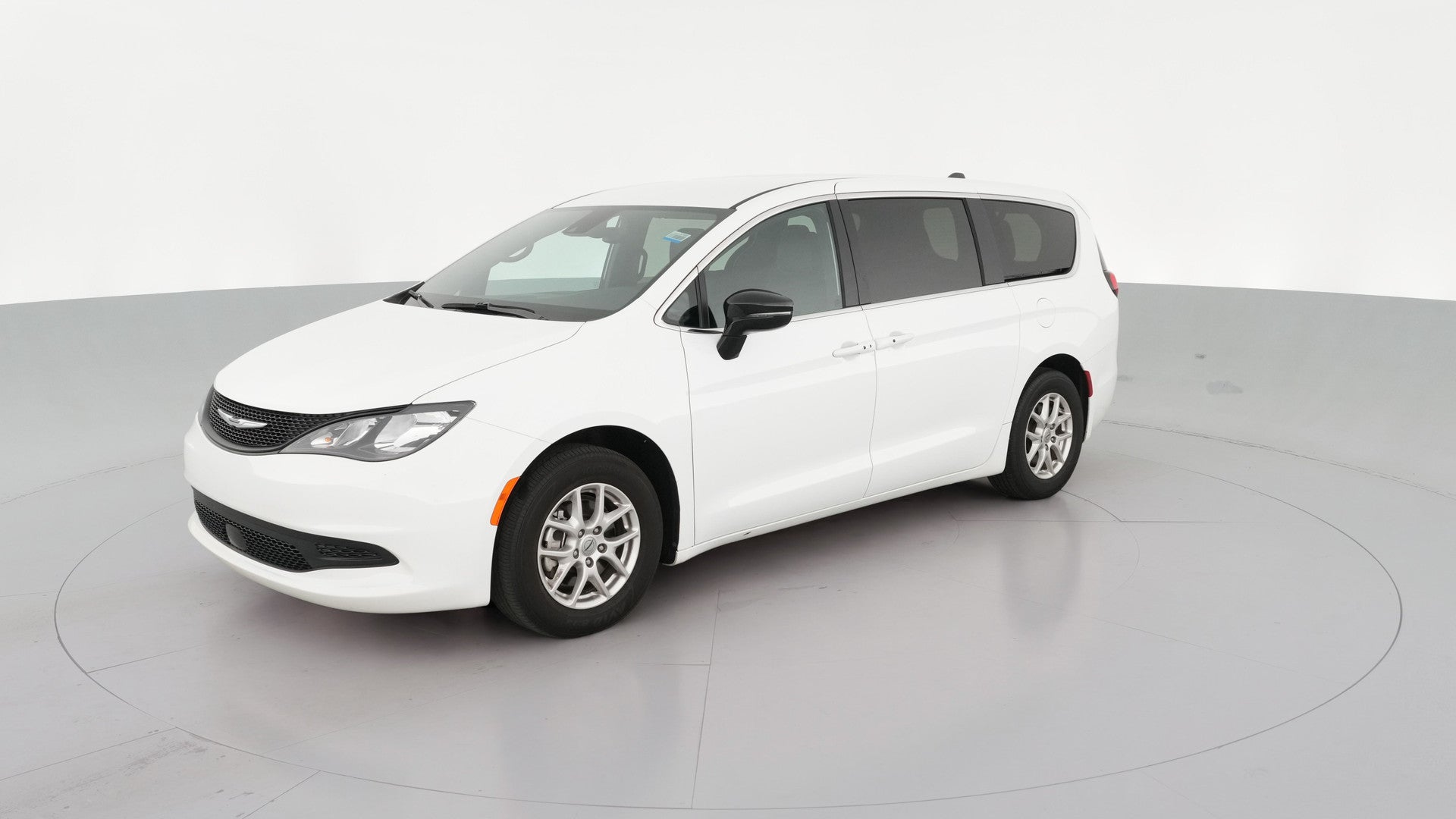 2025 Chrysler Voyager vehicle photo