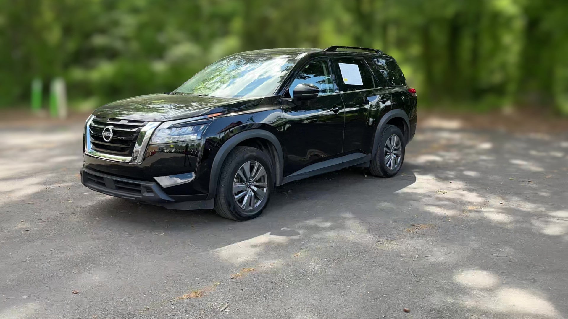 2025 Nissan Pathfinder vehicle photo