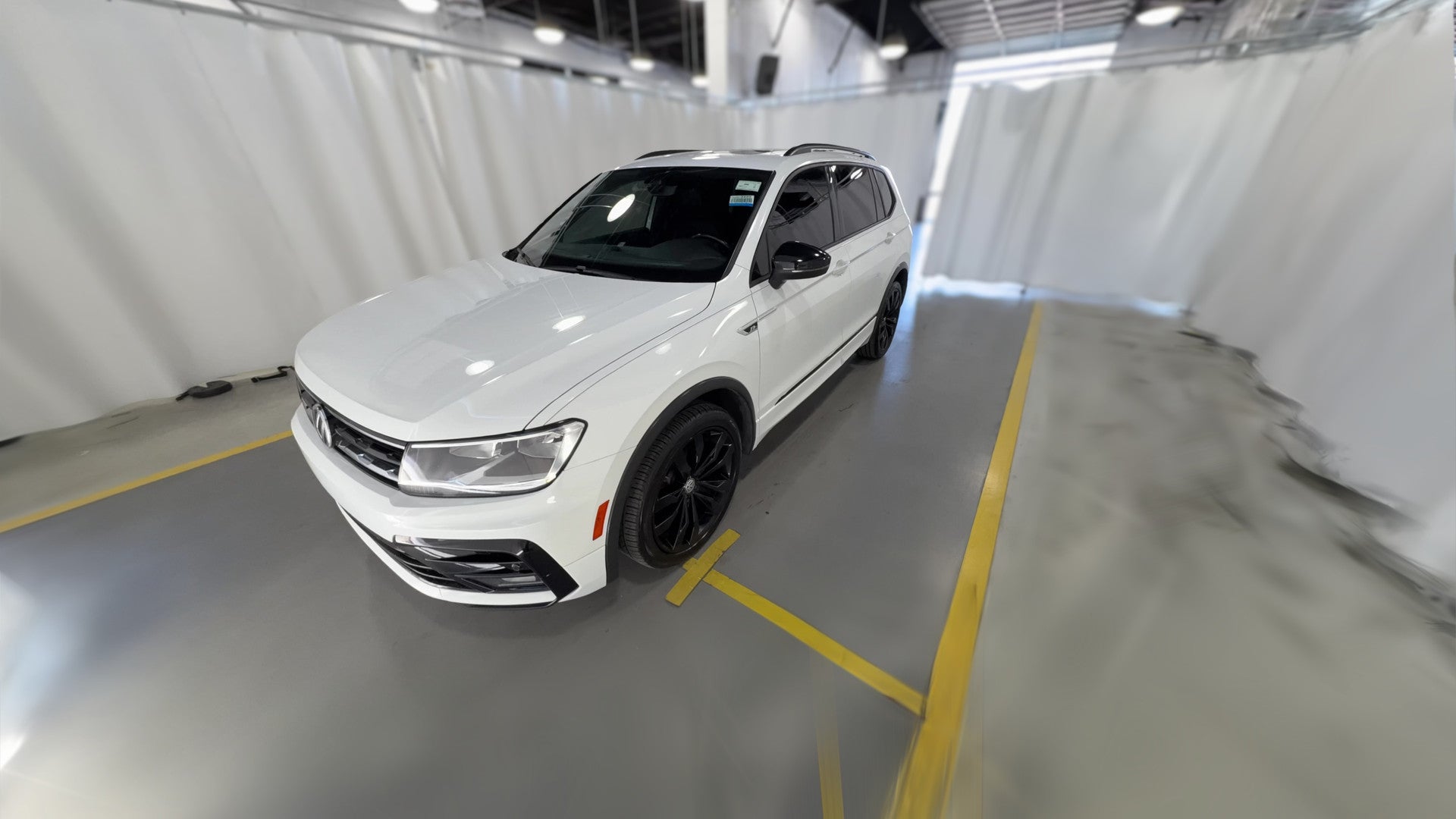 2021 Volkswagen Tiguan vehicle photo
