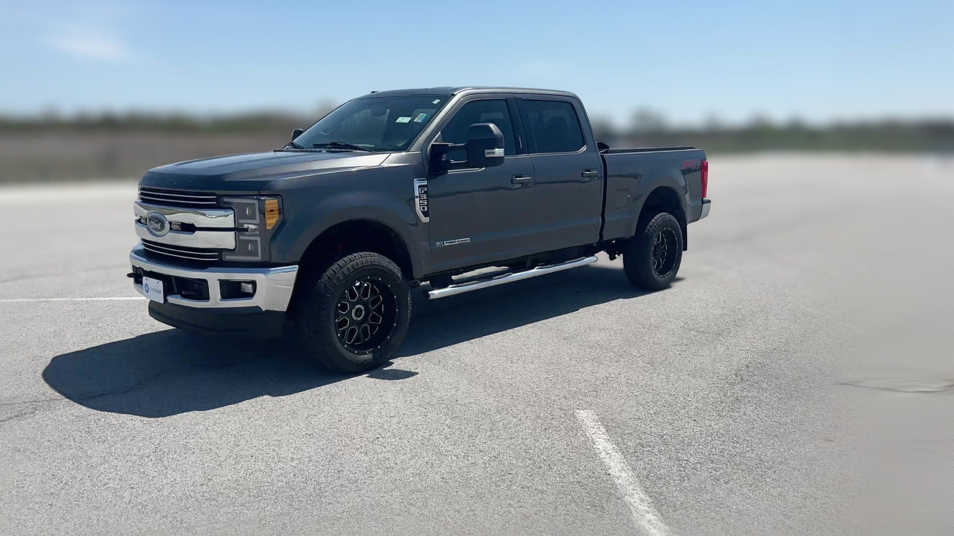 2017 Ford F350 Super Duty Crew Cab vehicle photo