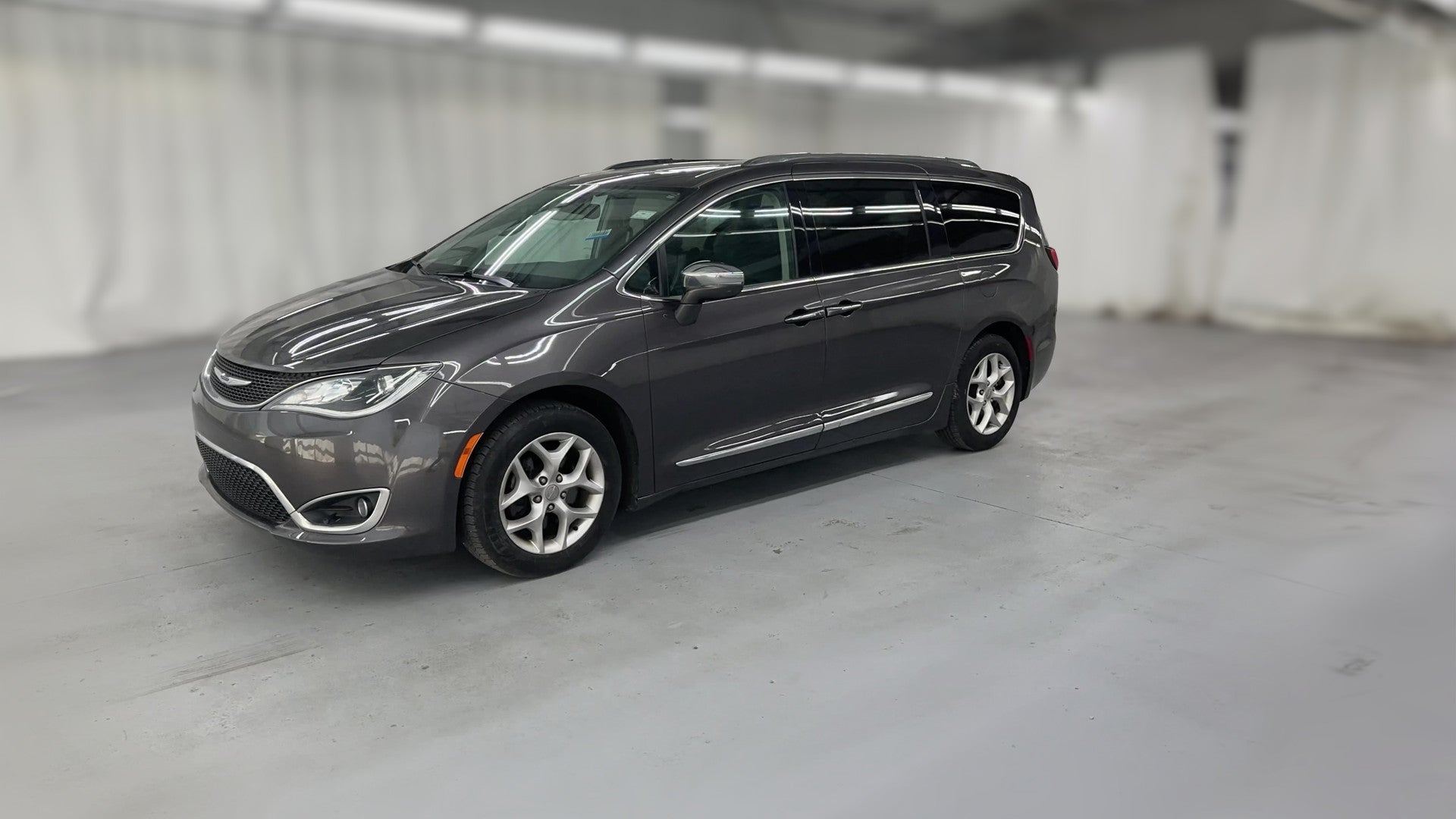 2019 Chrysler Pacifica vehicle photo