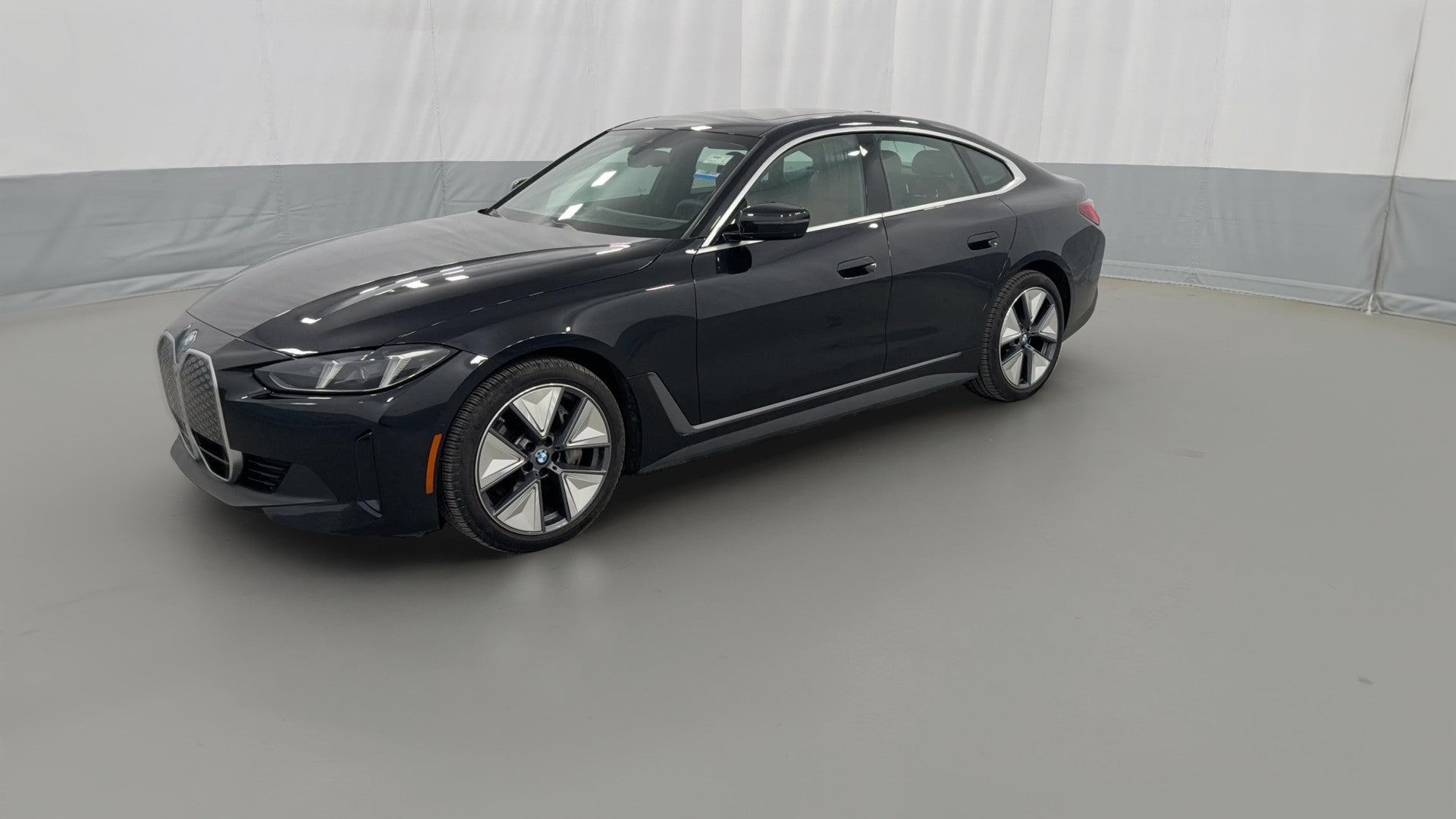 2025 BMW i4 vehicle photo