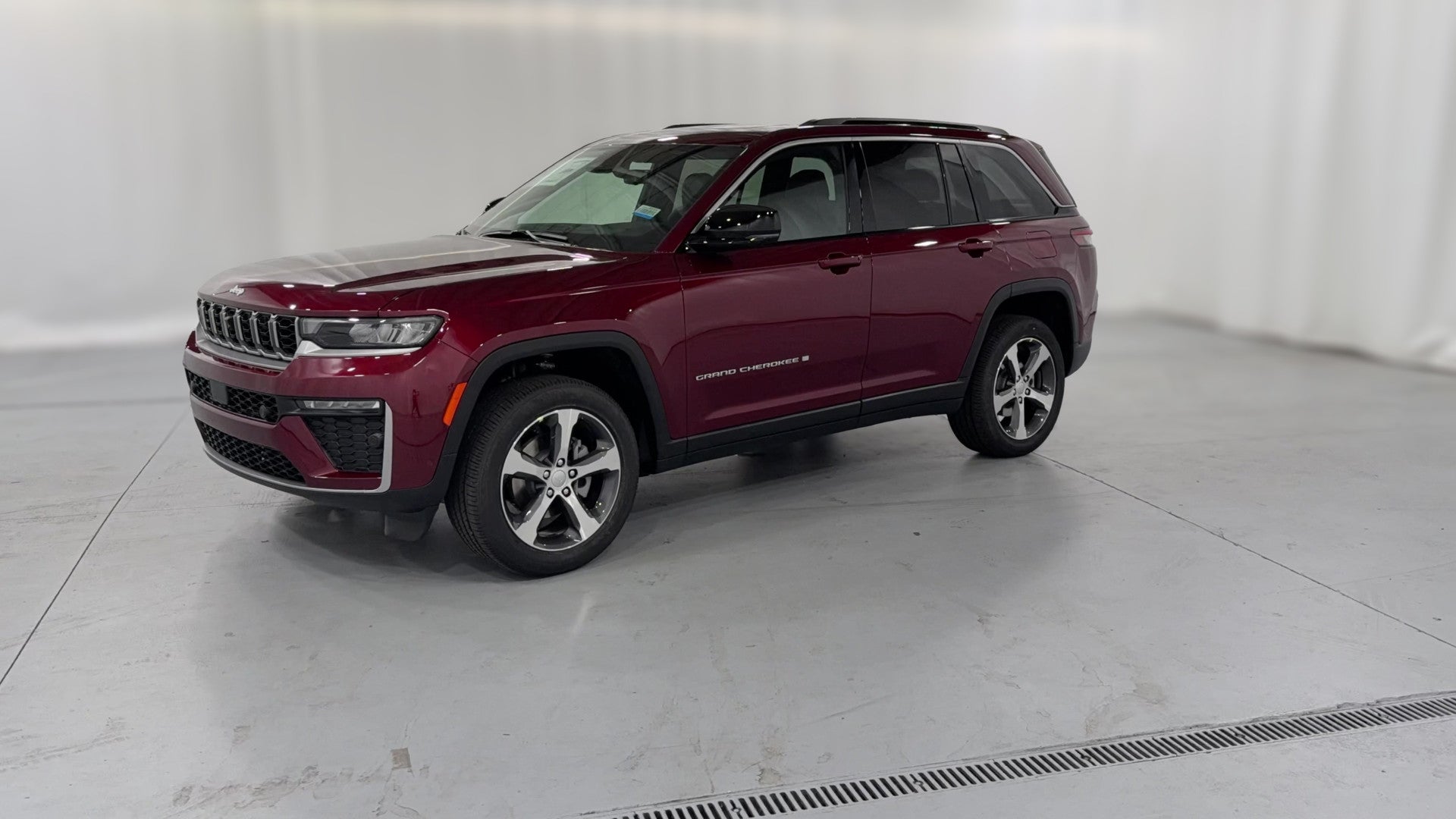 2026 Jeep Grand Cherokee vehicle photo