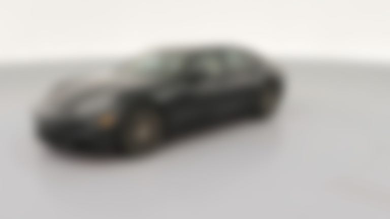 2018 Porsche Panamera vehicle photo