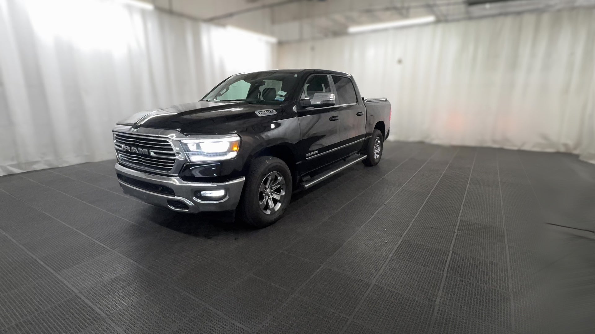 2023 Ram 1500 Crew Cab vehicle photo