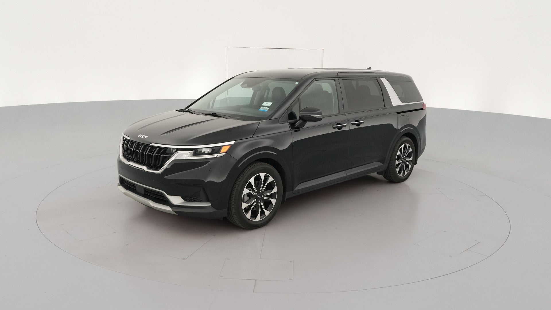 2023 Kia Carnival vehicle photo