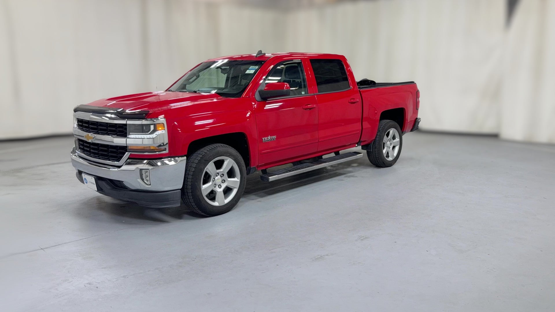 2018 Chevrolet Silverado 1500 Crew Cab vehicle photo