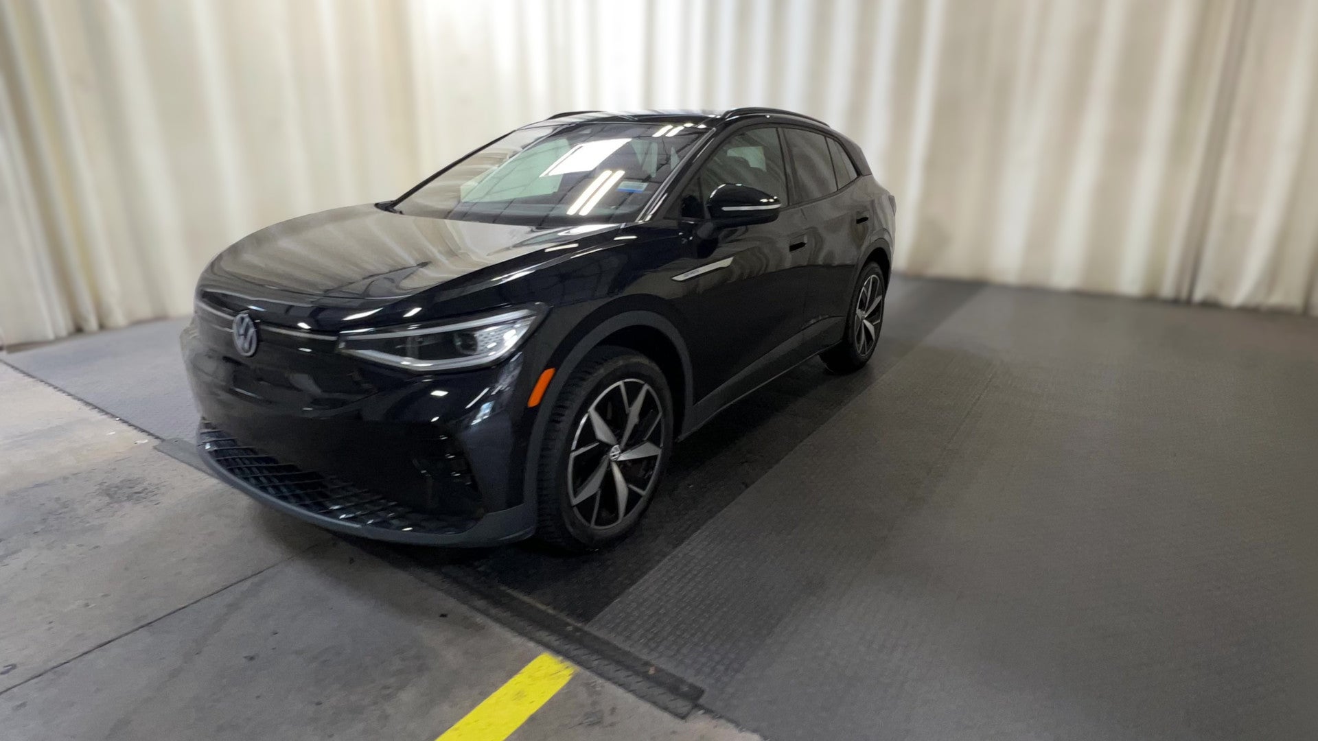2023 Volkswagen ID.4 vehicle photo