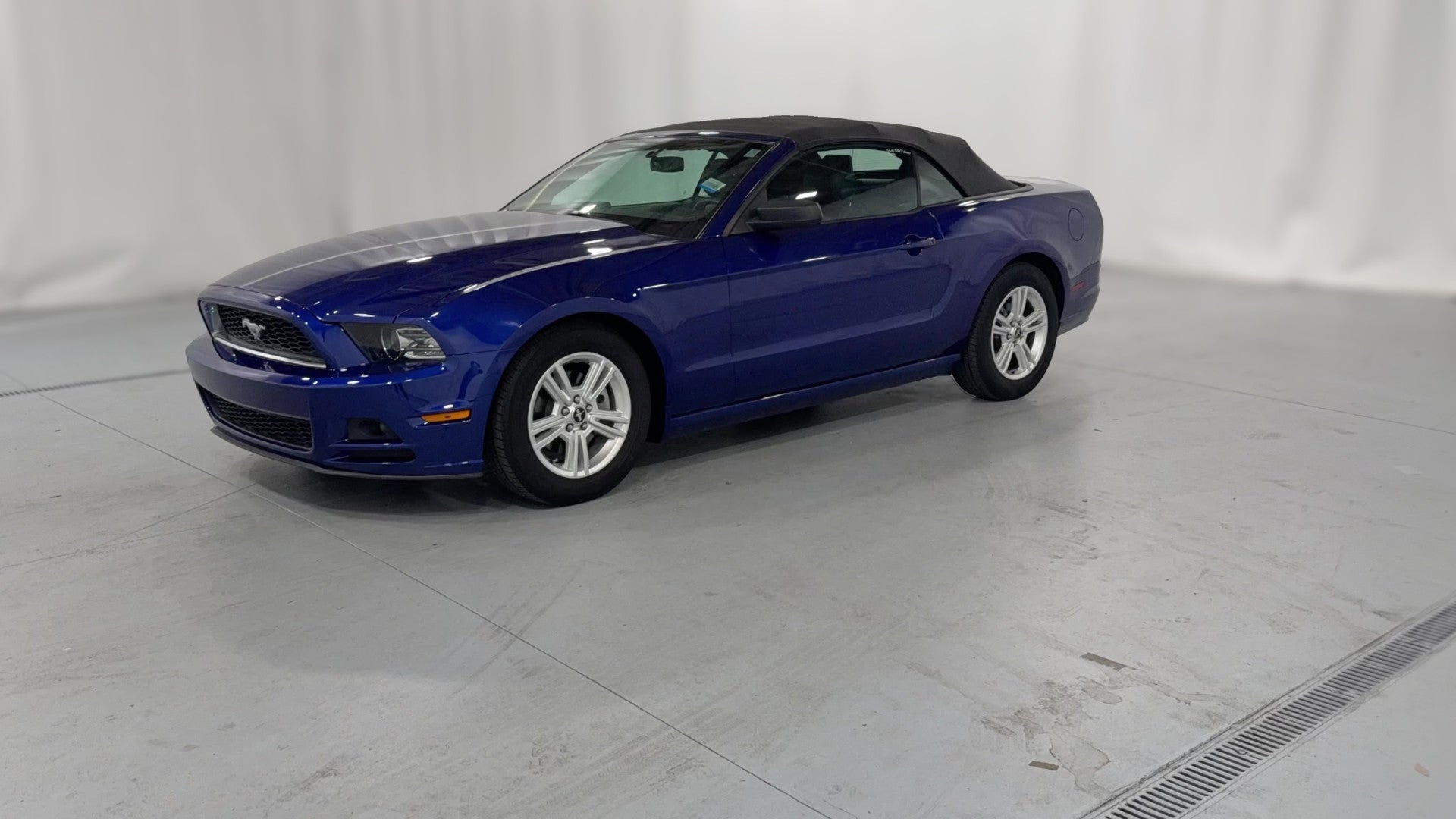 2014 Ford Mustang vehicle photo