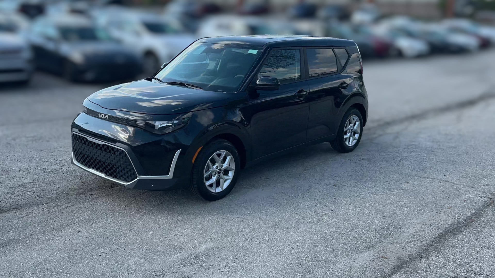 2025 Kia Soul vehicle photo