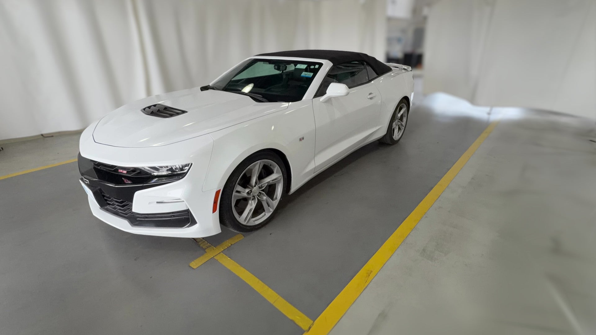 2019 Chevrolet Camaro vehicle photo
