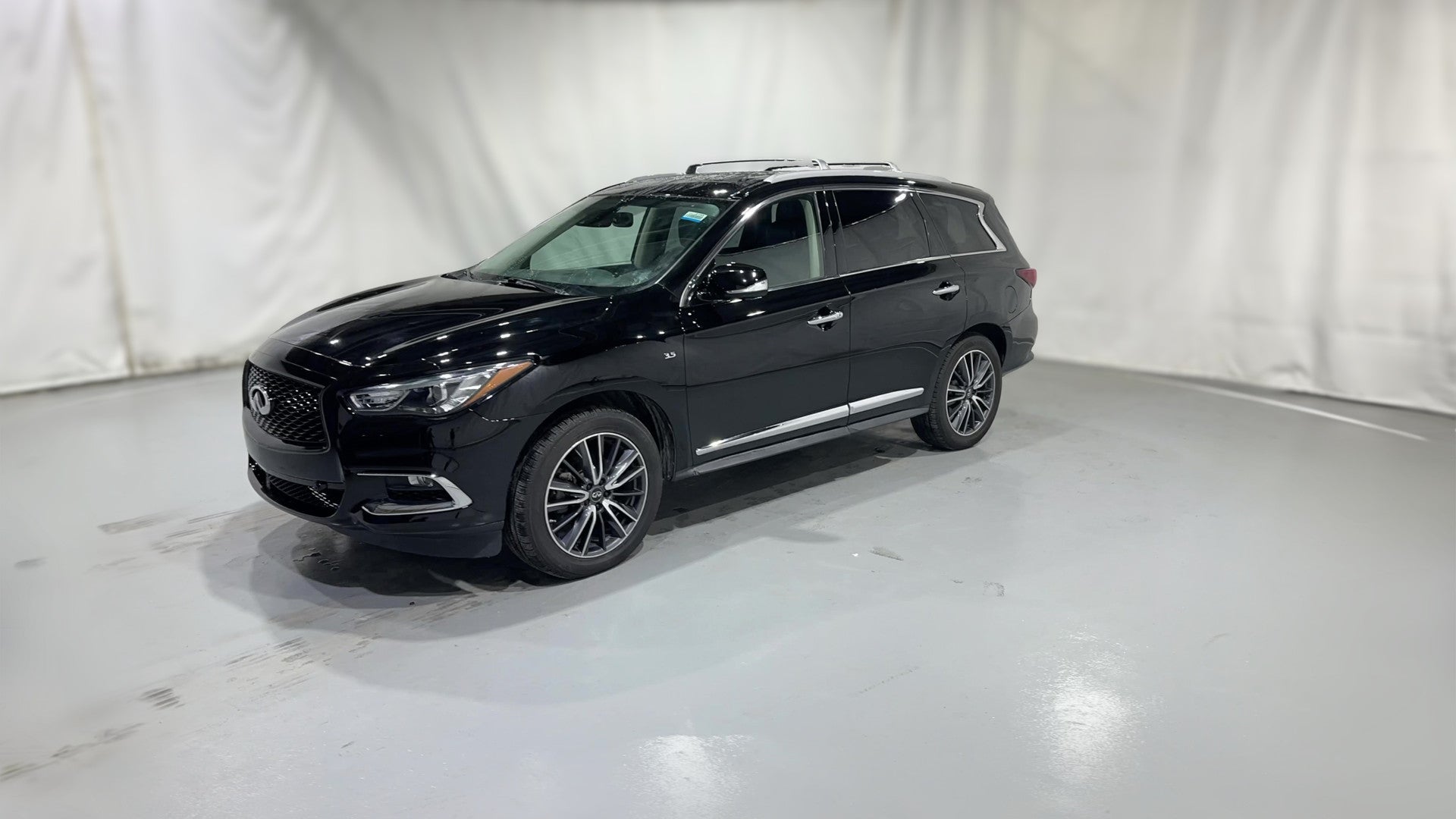 2017 INFINITI QX60 vehicle photo