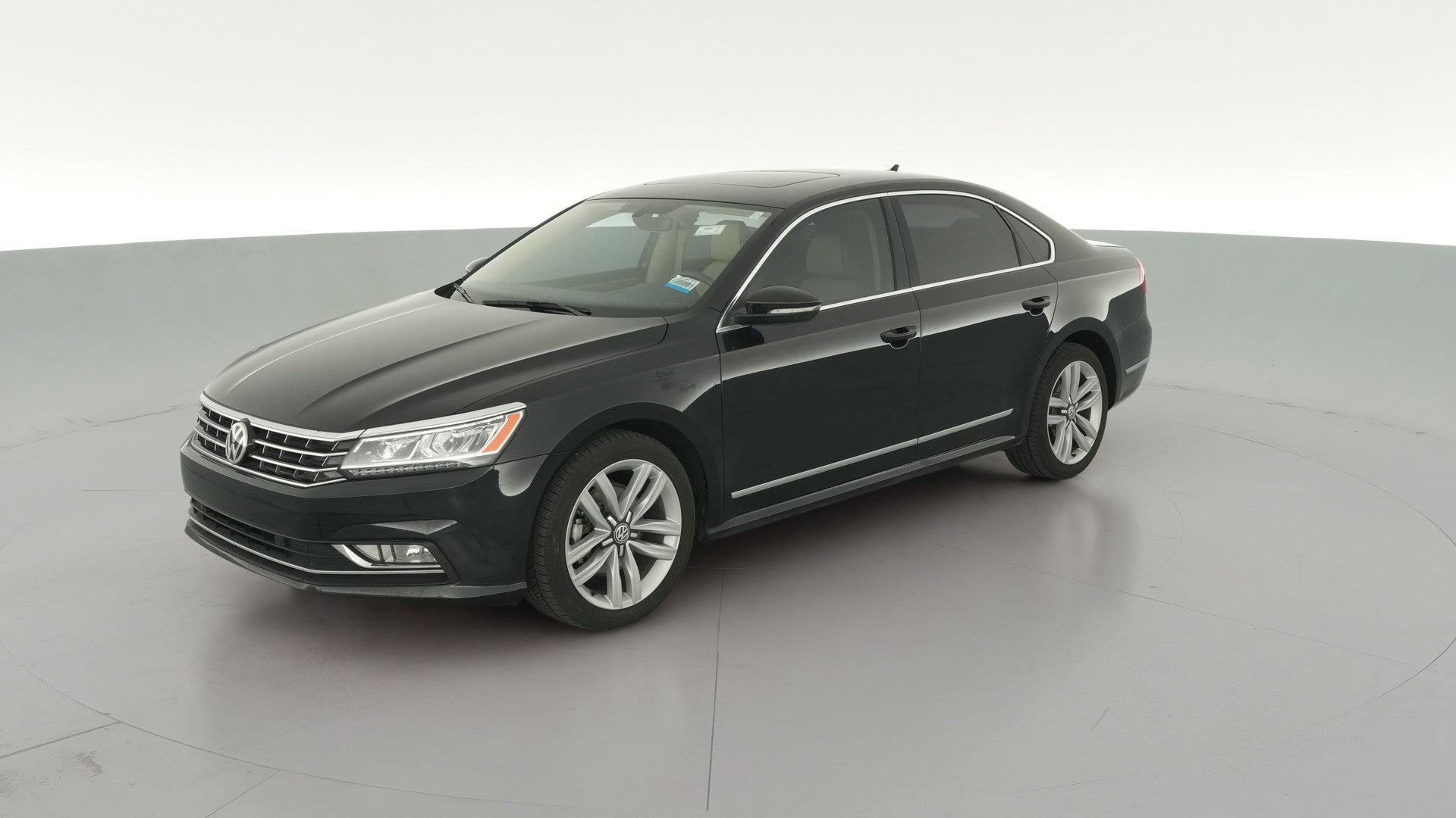 2017 Volkswagen Passat vehicle photo