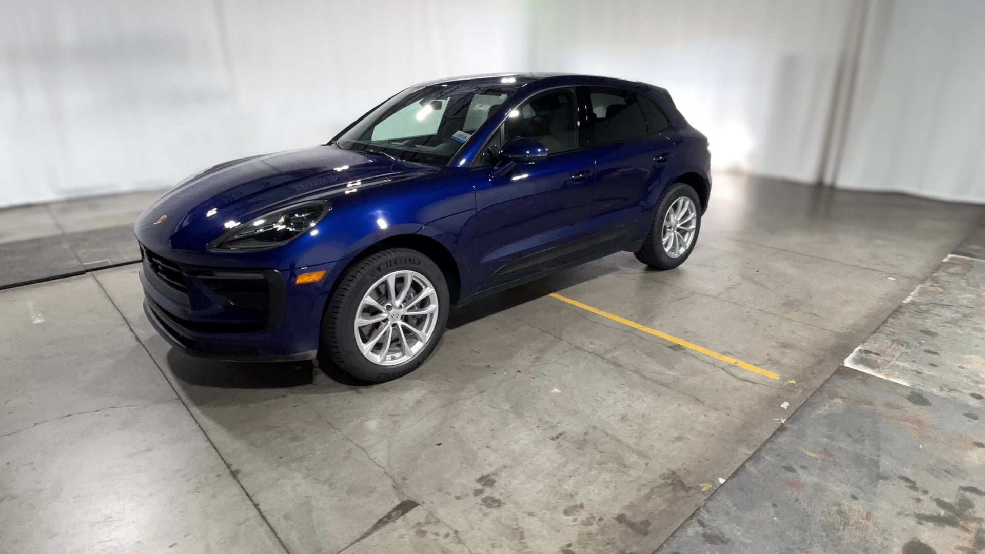 2023 Porsche Macan vehicle photo