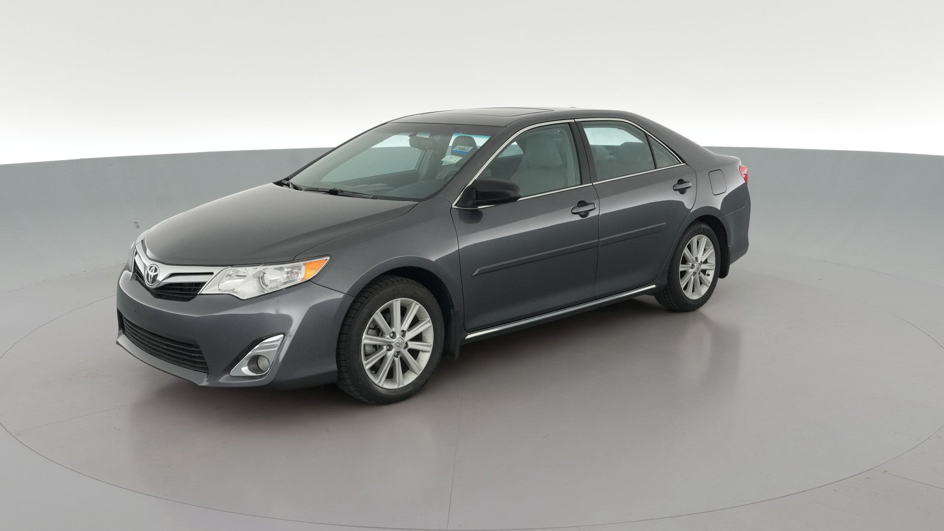 2014 Toyota Camry vehicle photo