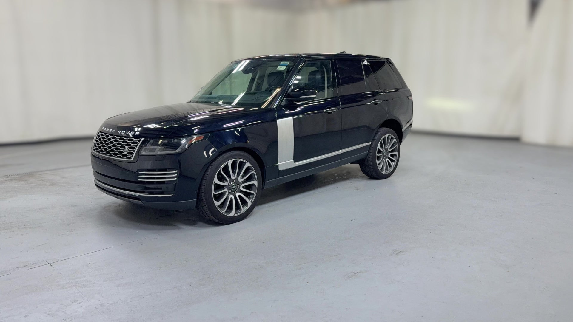 2018 Land Rover Range Rover vehicle photo