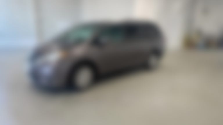 2017 Toyota Sienna vehicle photo