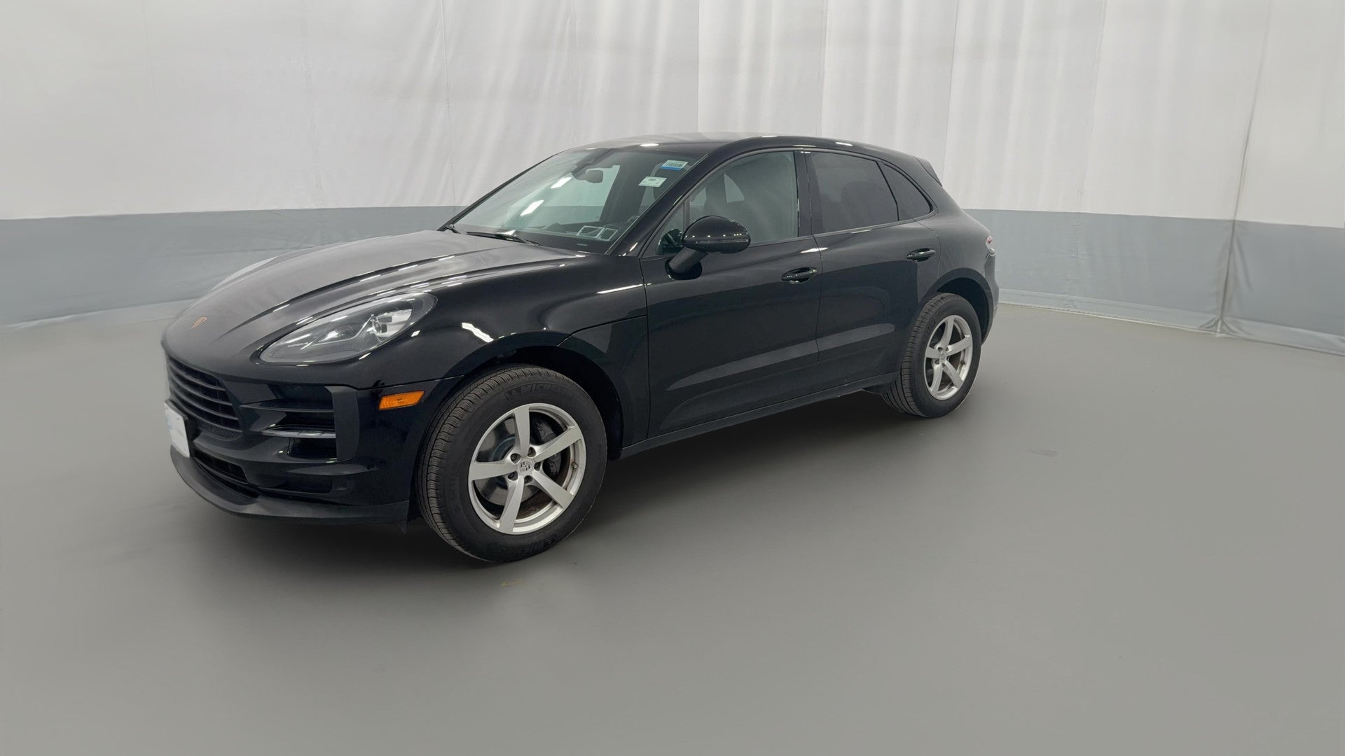 2020 Porsche Macan vehicle photo