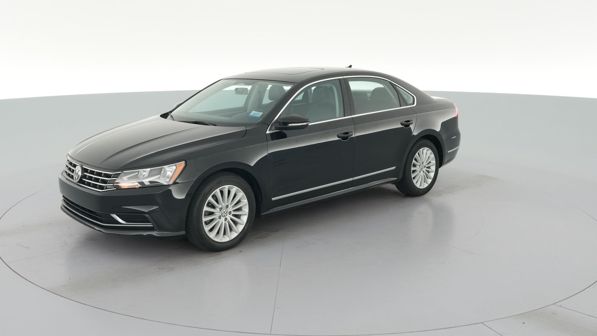 2017 Volkswagen Passat vehicle photo