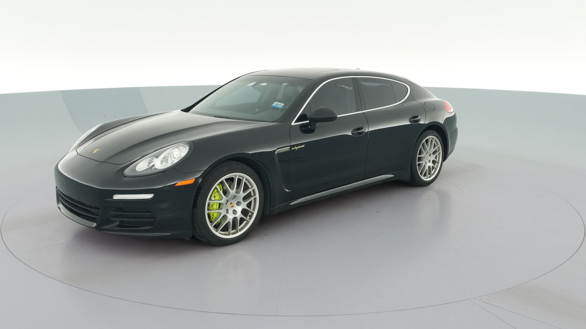 2016 Porsche Panamera vehicle photo
