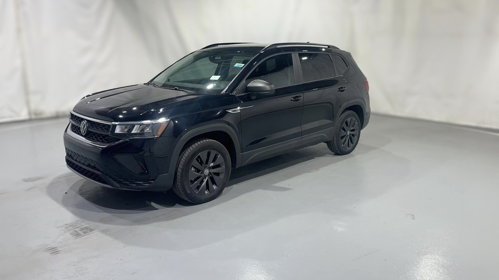 2023 Volkswagen Taos vehicle photo
