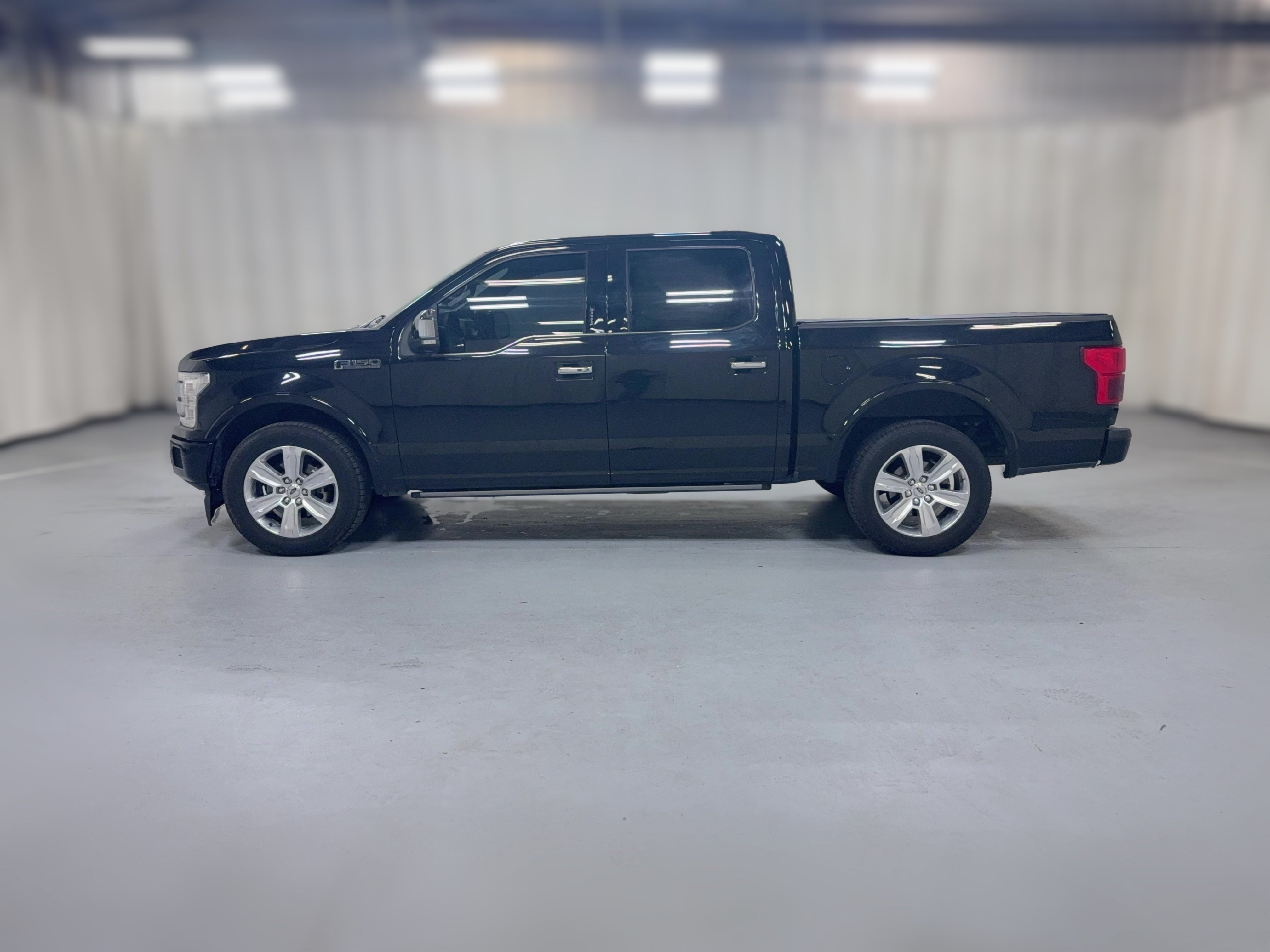 2019 Ford F-150 Platinum - Photo 29