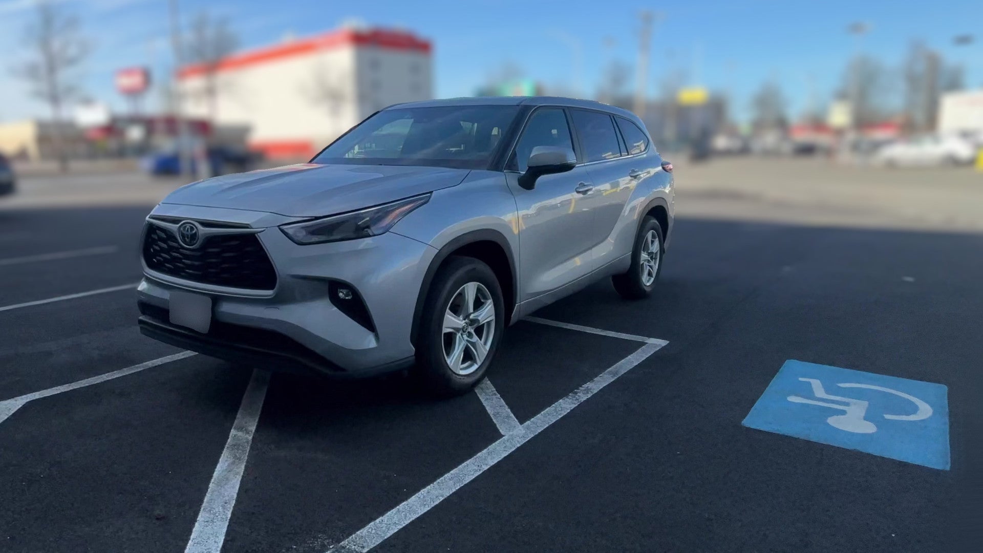 2025 Toyota Highlander vehicle photo