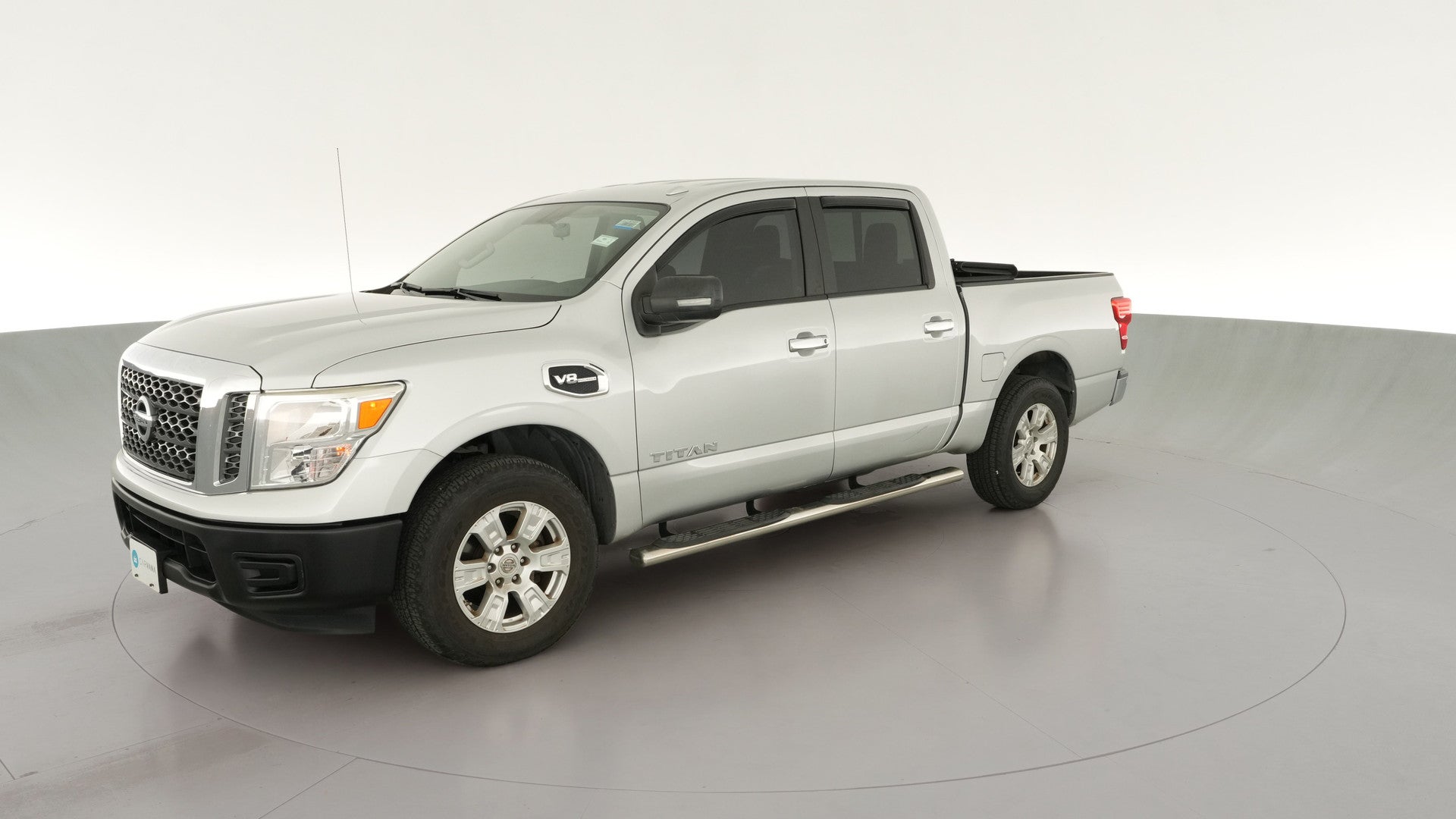 2017 Nissan Titan Crew Cab vehicle photo