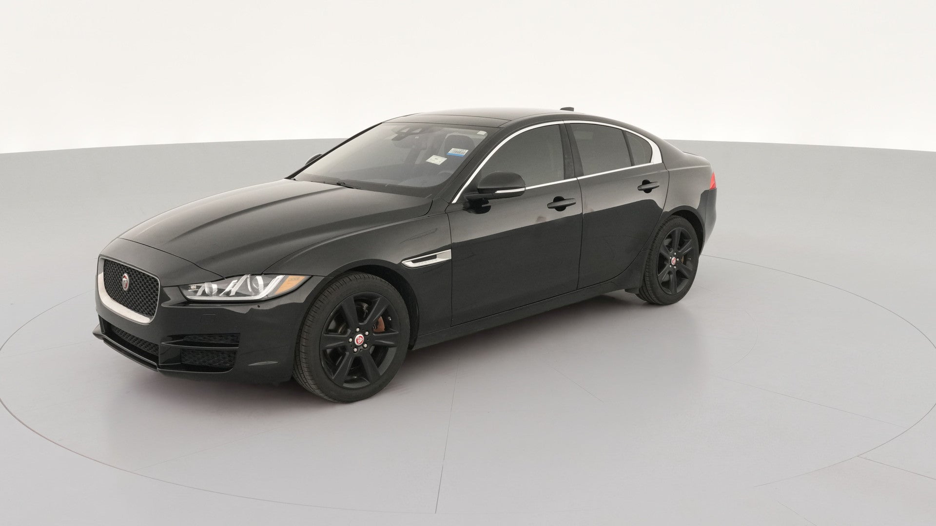 2018 Jaguar XE vehicle photo