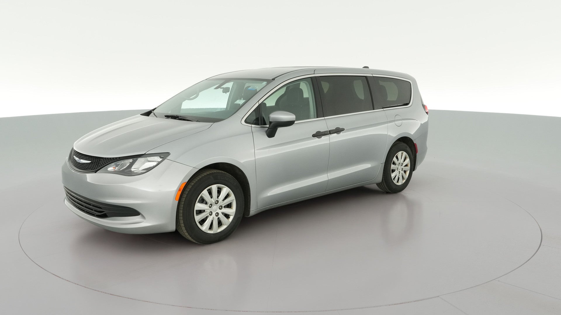 2020 Chrysler Voyager vehicle photo