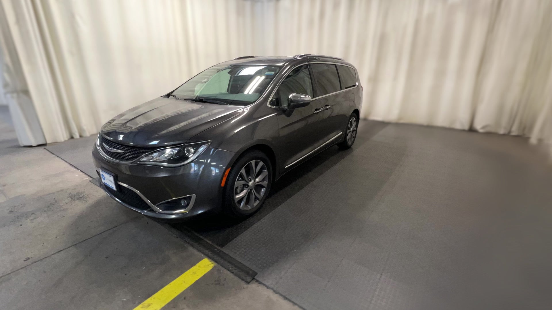 2018 Chrysler Pacifica vehicle photo