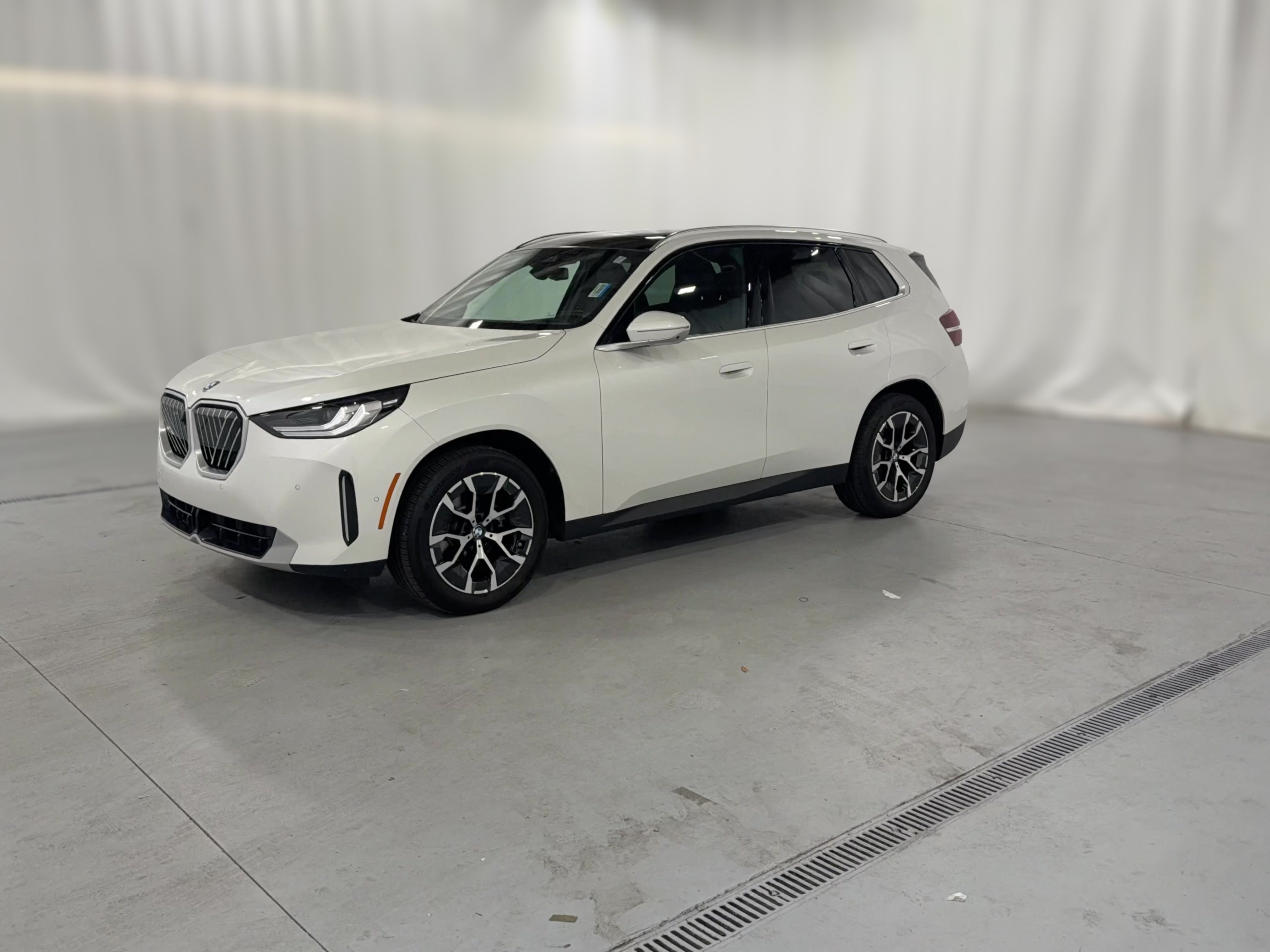 2026 BMW X3 30 - Photo 23