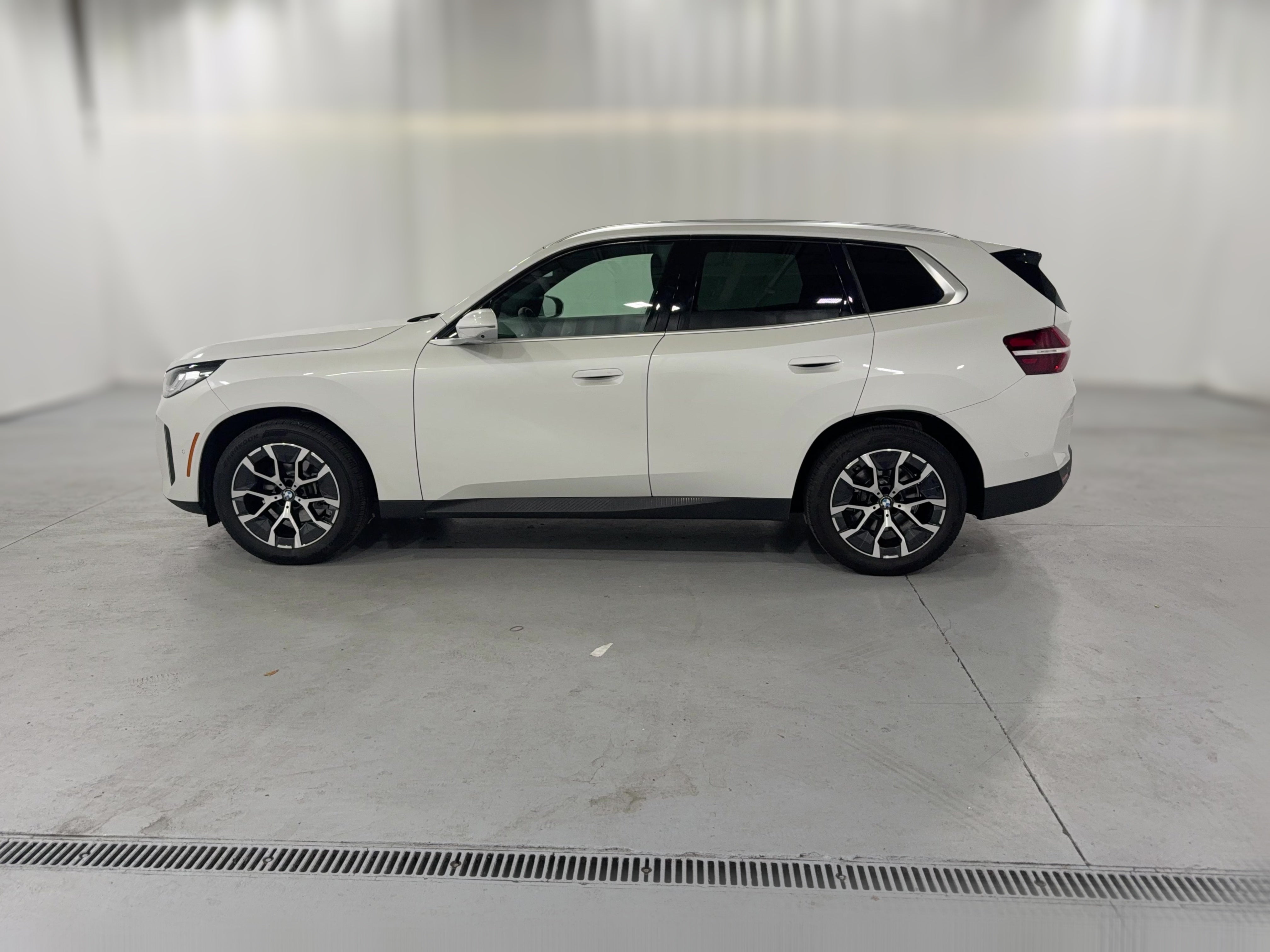 2026 BMW X3 30 - Photo 25