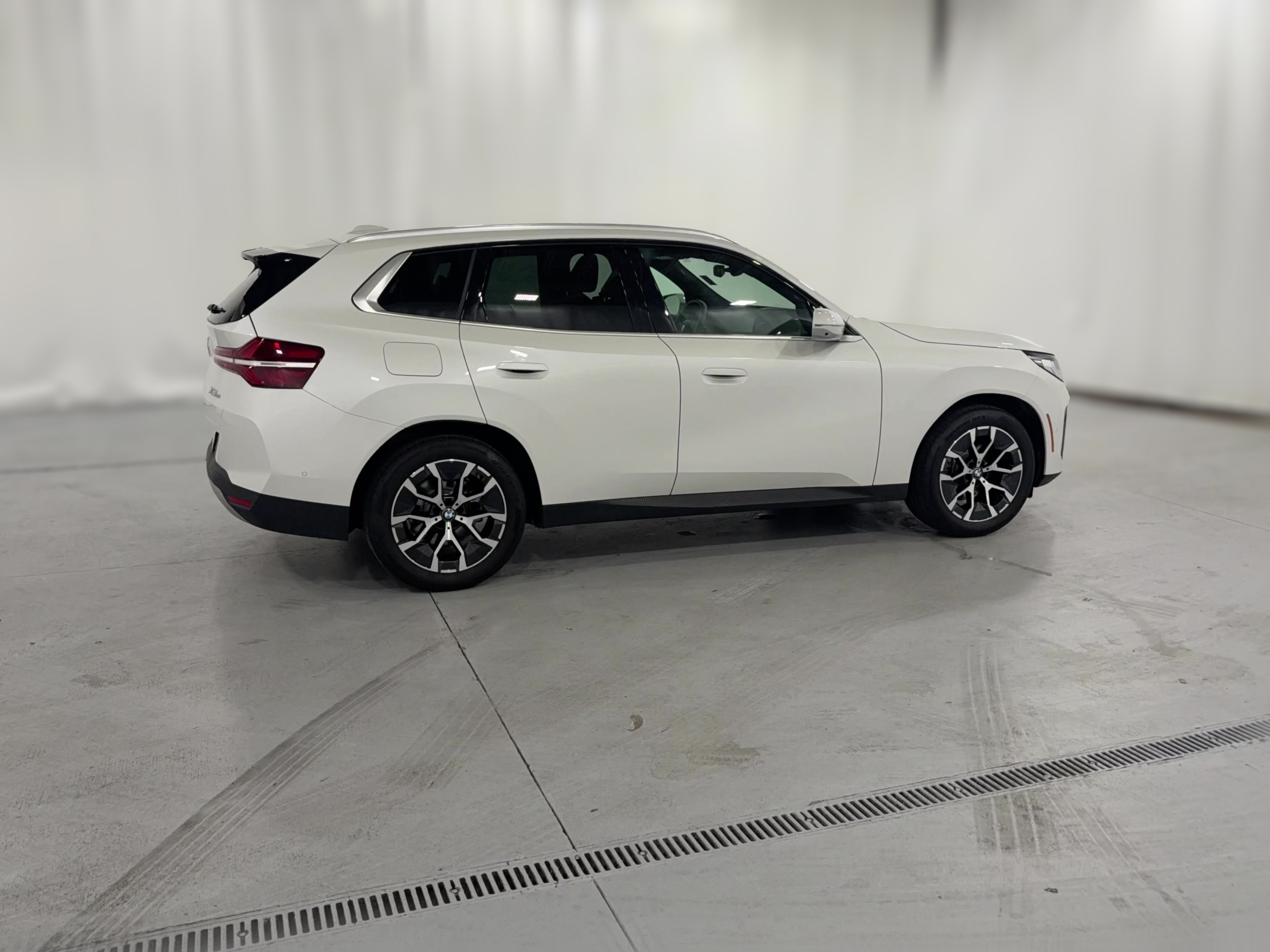 2026 BMW X3 30 - Photo 32