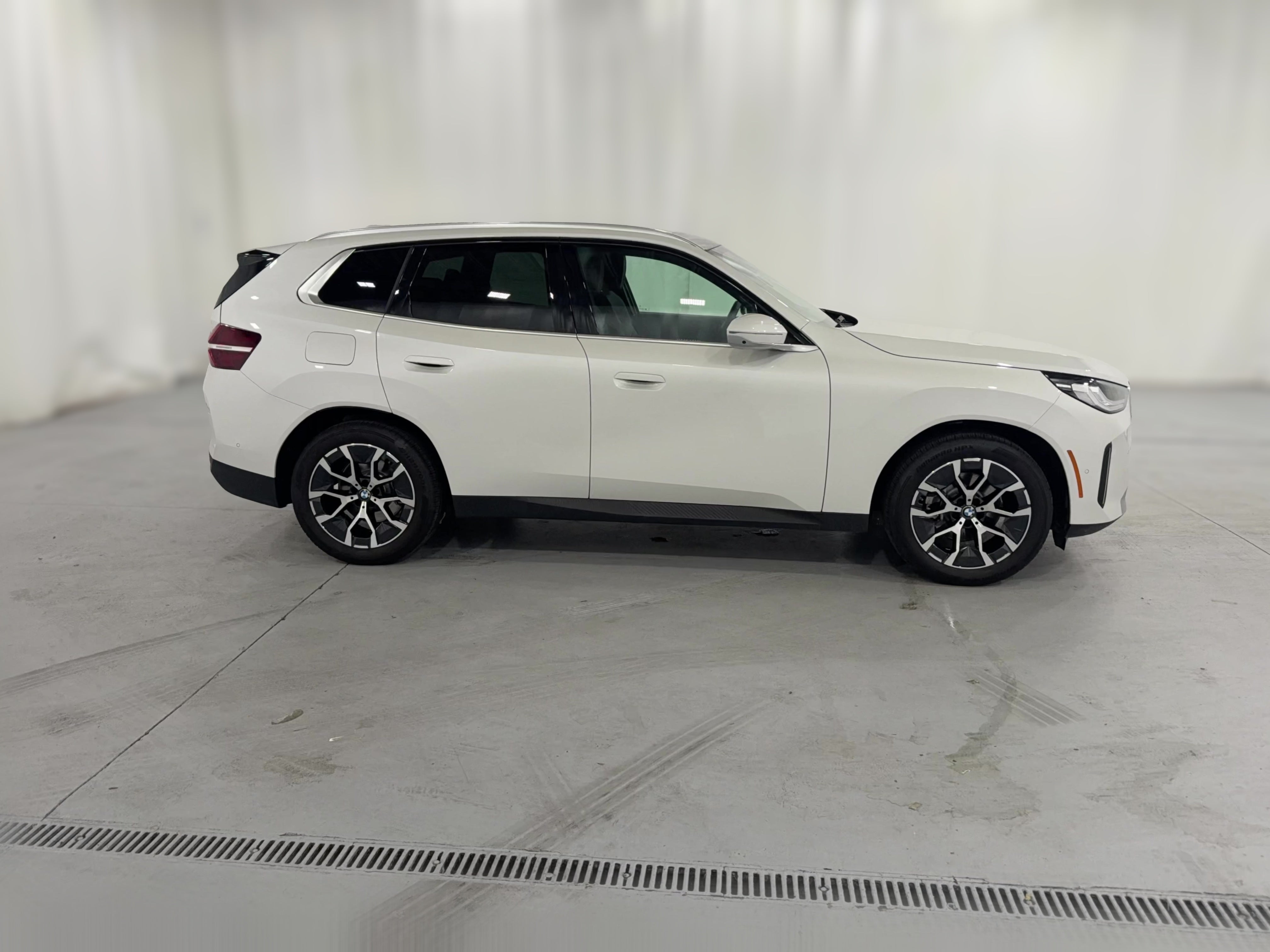 2026 BMW X3 30 - Photo 33