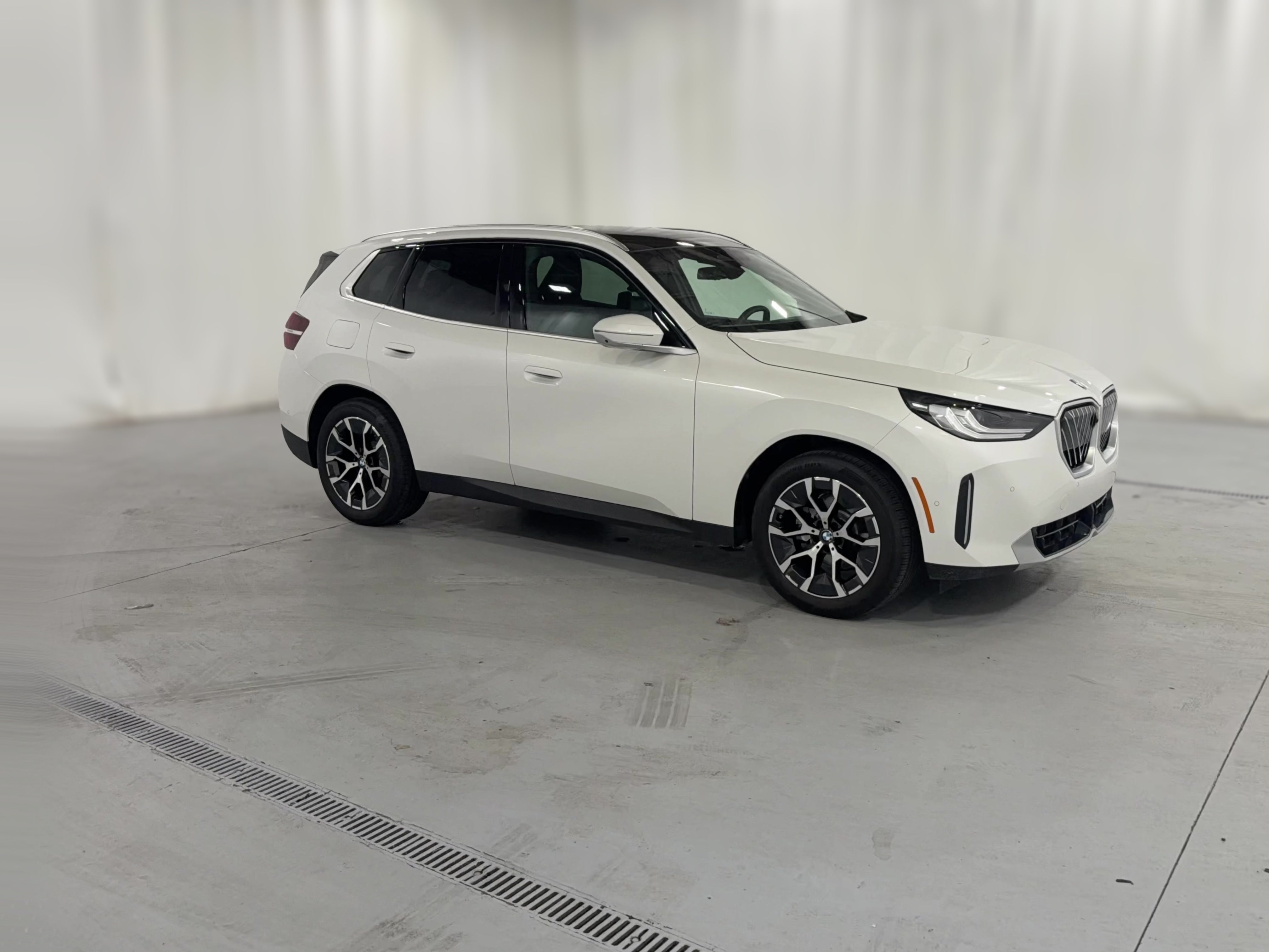 2026 BMW X3 30 - Photo 34