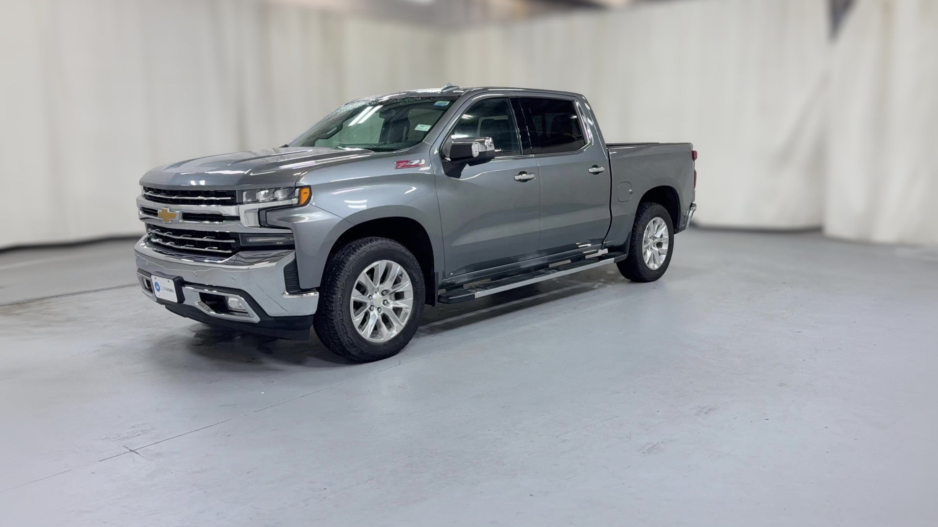 2021 Chevrolet Silverado 1500 Crew Cab vehicle photo