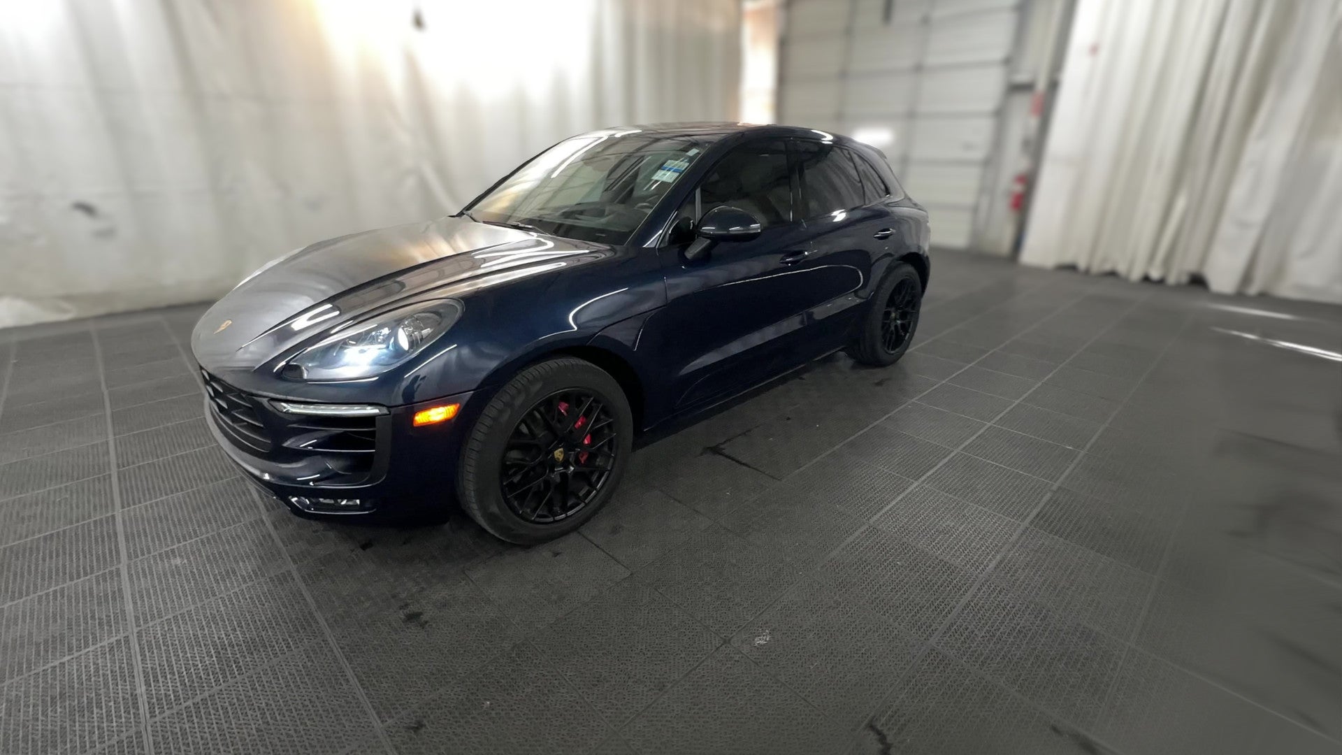 2018 Porsche Macan vehicle photo