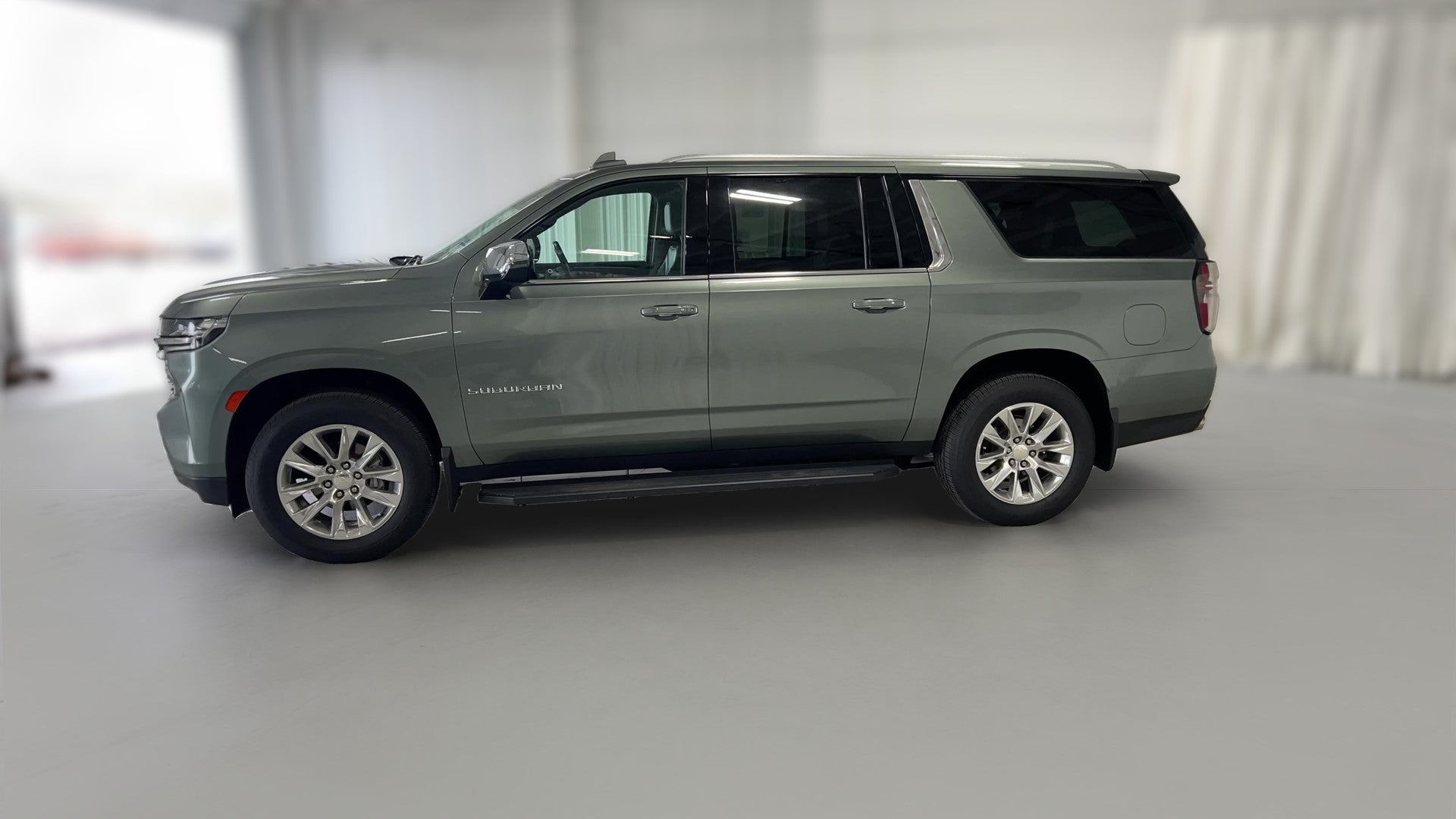2023 Chevrolet Suburban vehicle photo