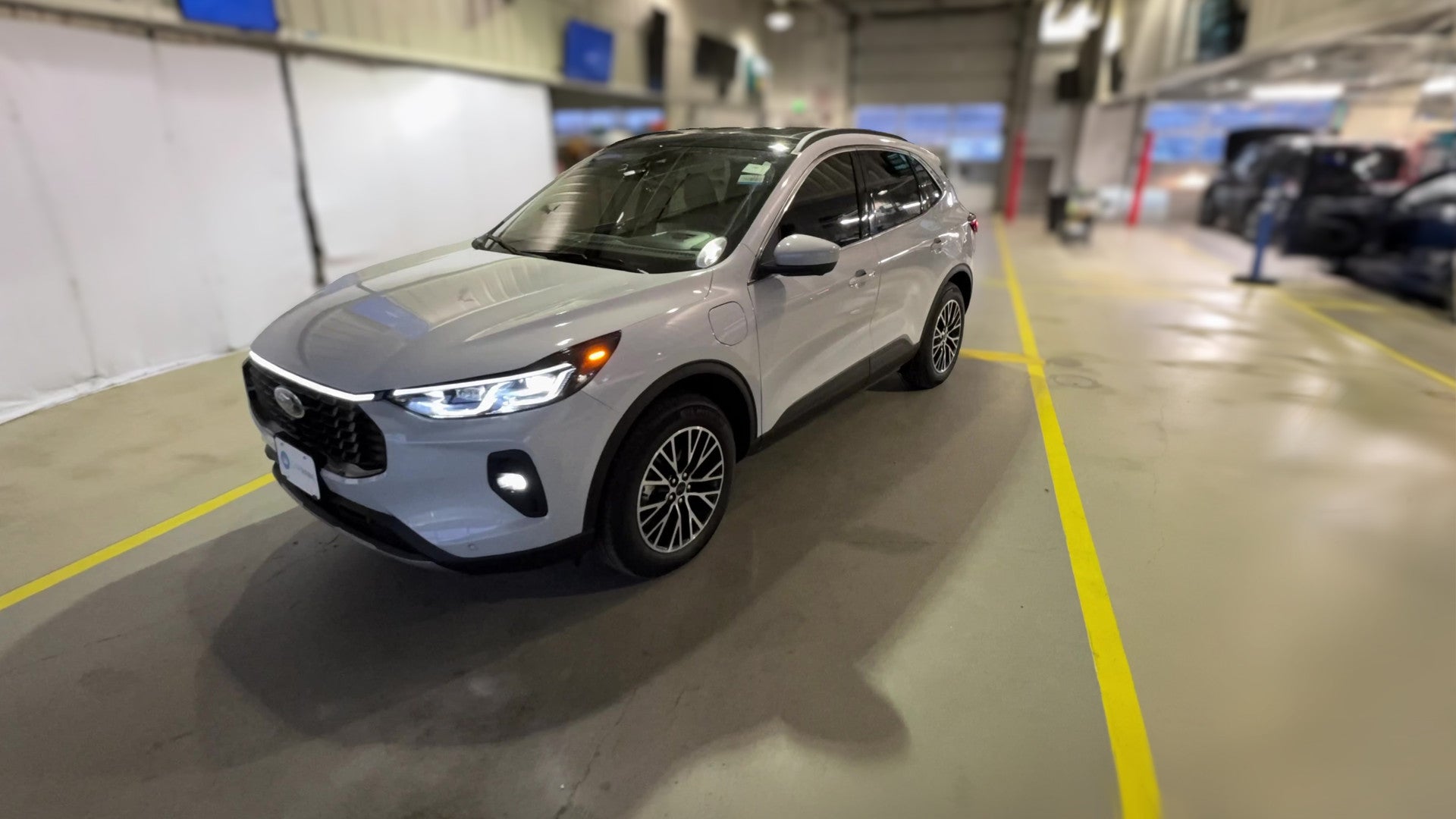2025 Ford Escape Plug-in Hybrid vehicle photo