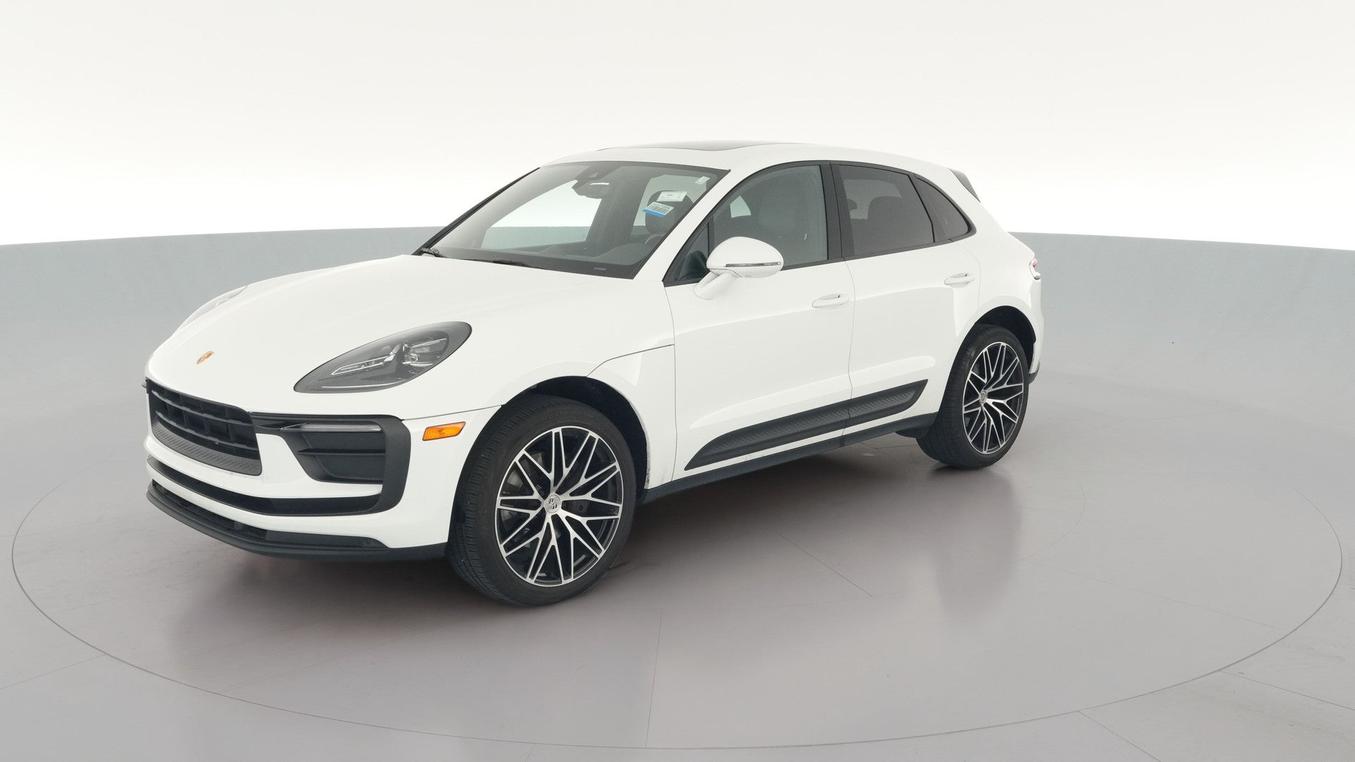 2022 Porsche Macan vehicle photo
